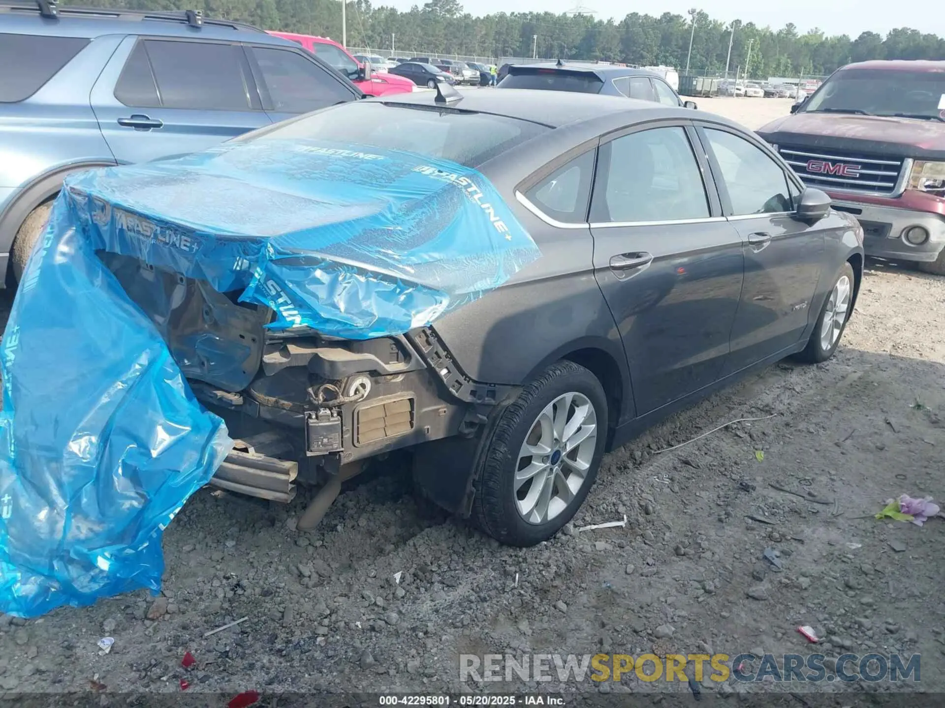 4 fotografías del automóvil dañado 3FA6P0LU0KR240422 FORD FUSION HYBRID 2019