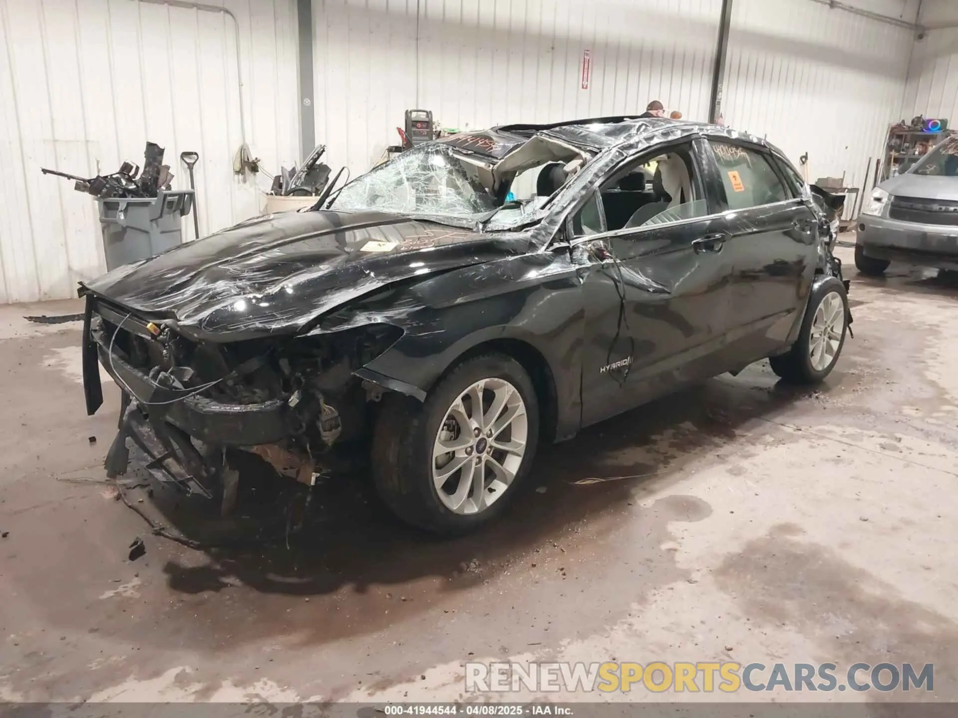 2 fotografías del automóvil dañado 3FA6P0LU0KR254448 FORD FUSION HYBRID 2019