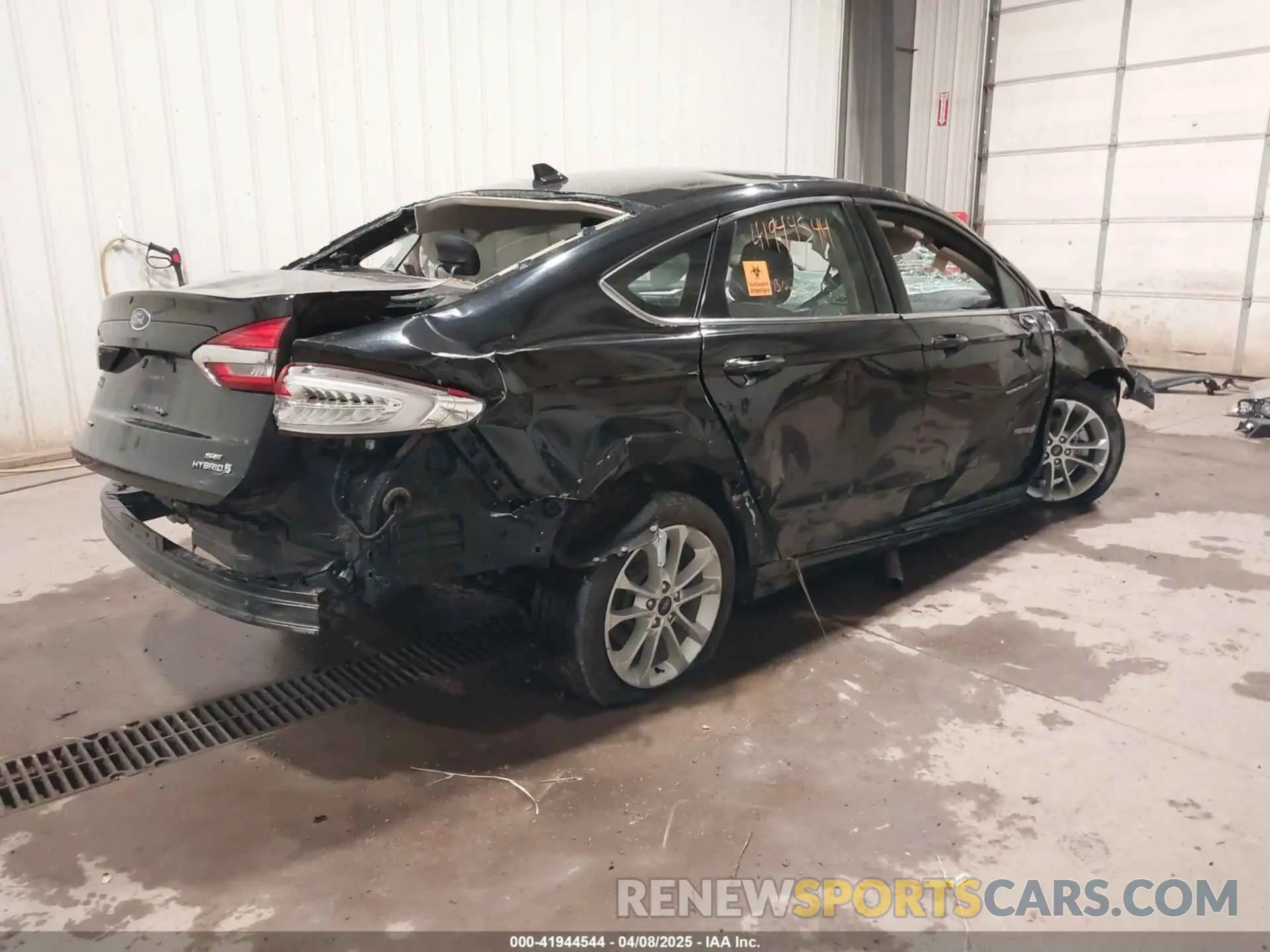 4 fotografías del automóvil dañado 3FA6P0LU0KR254448 FORD FUSION HYBRID 2019