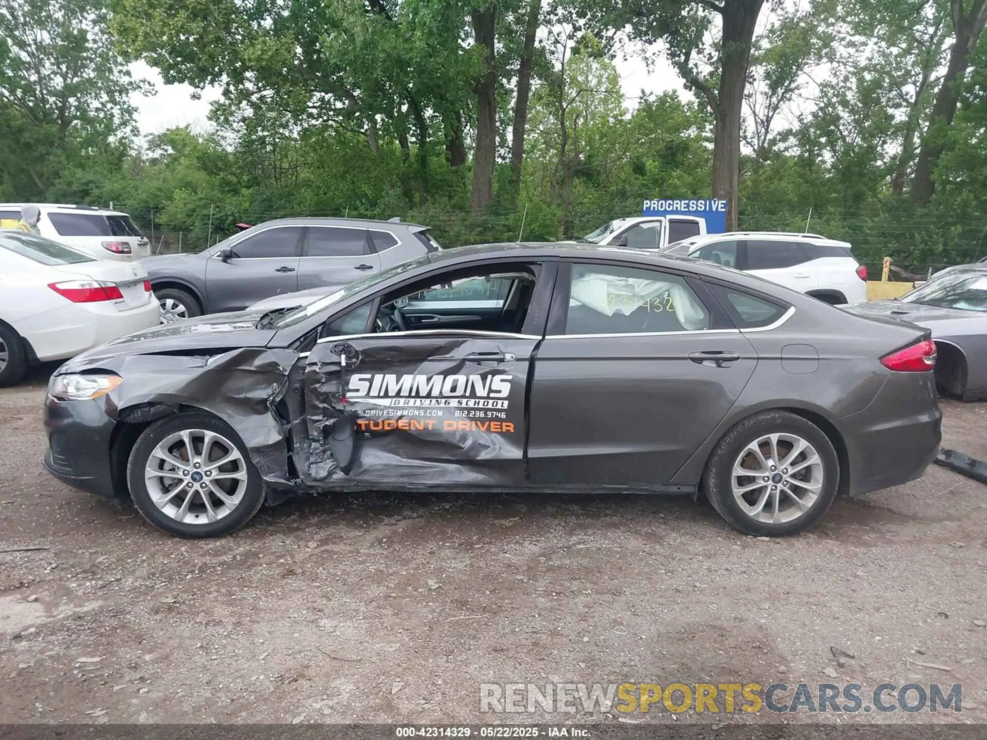 15 fotografías del automóvil dañado 3FA6P0LU1KR154794 FORD FUSION HYBRID 2019