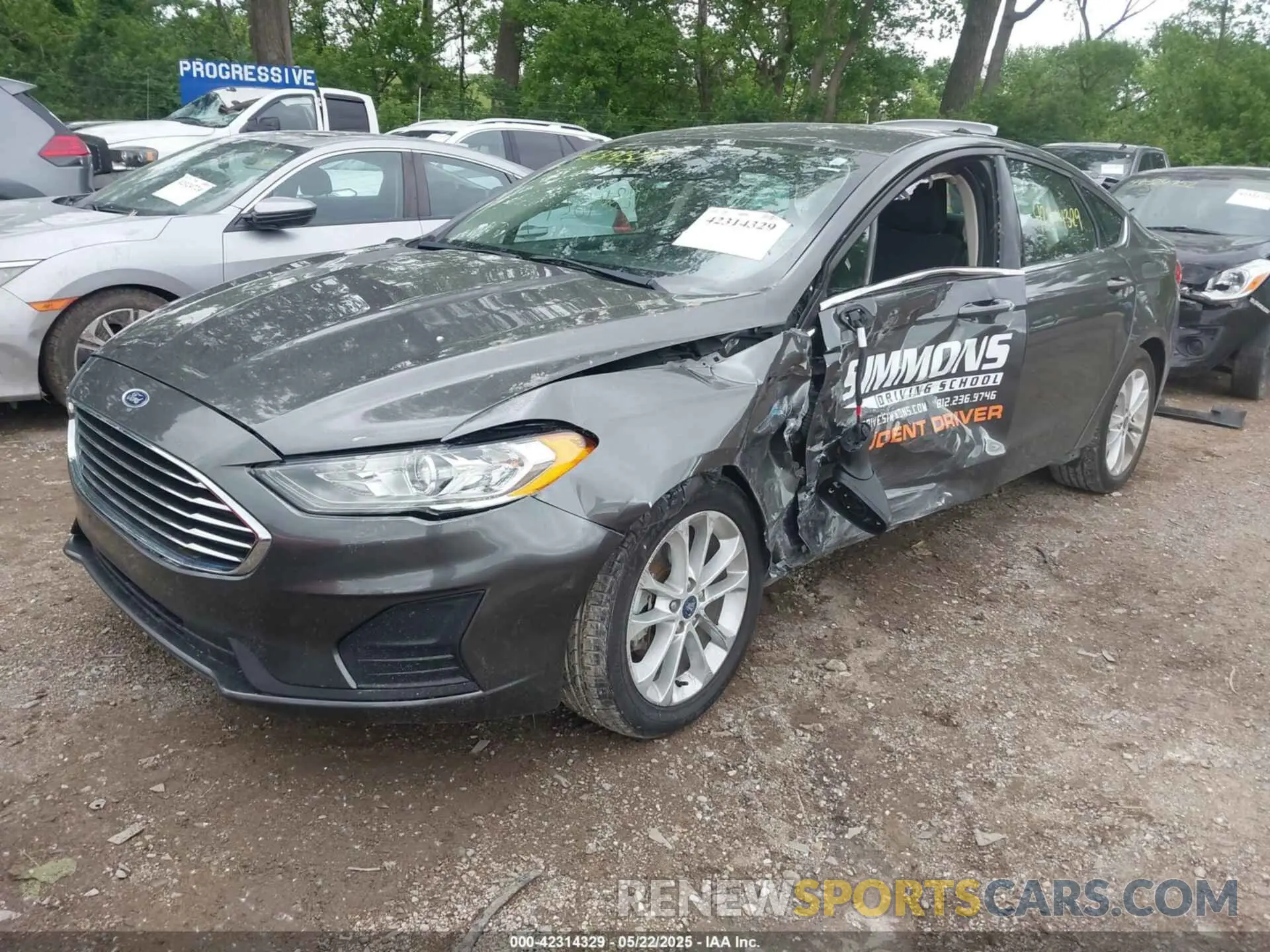 2 fotografías del automóvil dañado 3FA6P0LU1KR154794 FORD FUSION HYBRID 2019