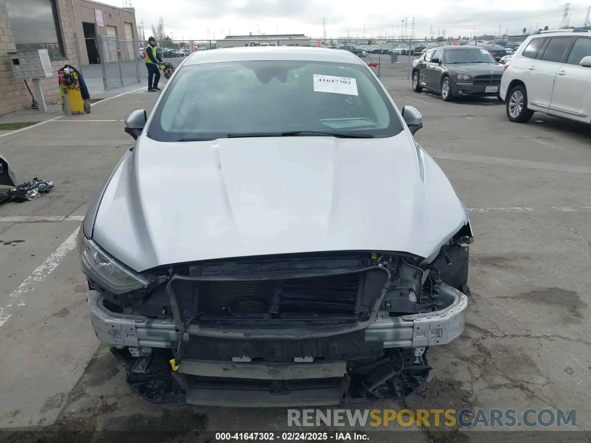 13 fotografías del automóvil dañado 3FA6P0LU2KR200083 FORD FUSION HYBRID 2019