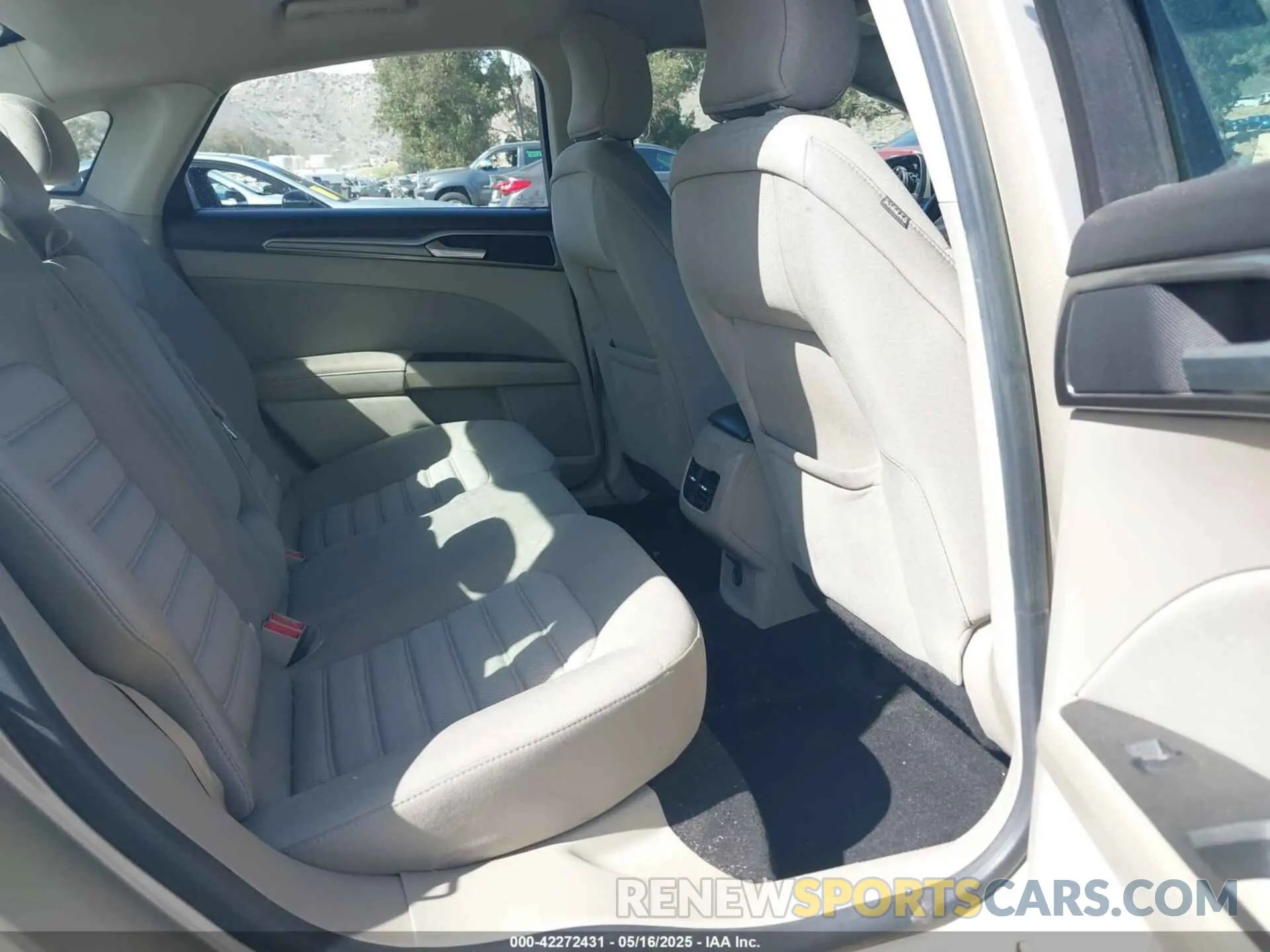 8 fotografías del automóvil dañado 3FA6P0LU2KR206661 FORD FUSION HYBRID 2019