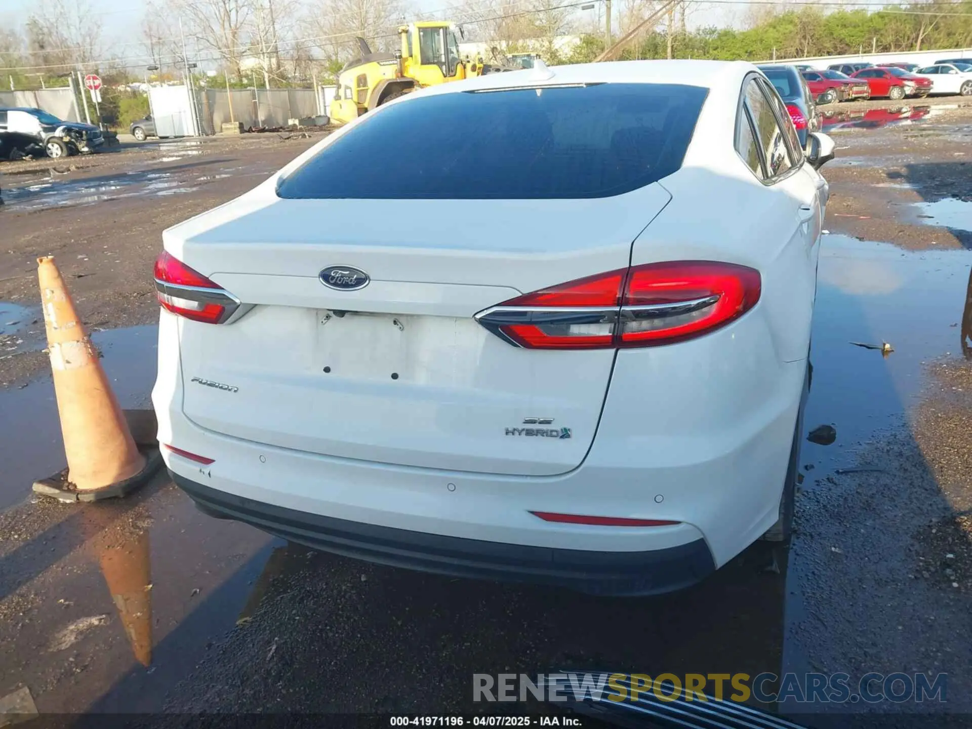 17 fotografías del automóvil dañado 3FA6P0LU3KR106021 FORD FUSION HYBRID 2019