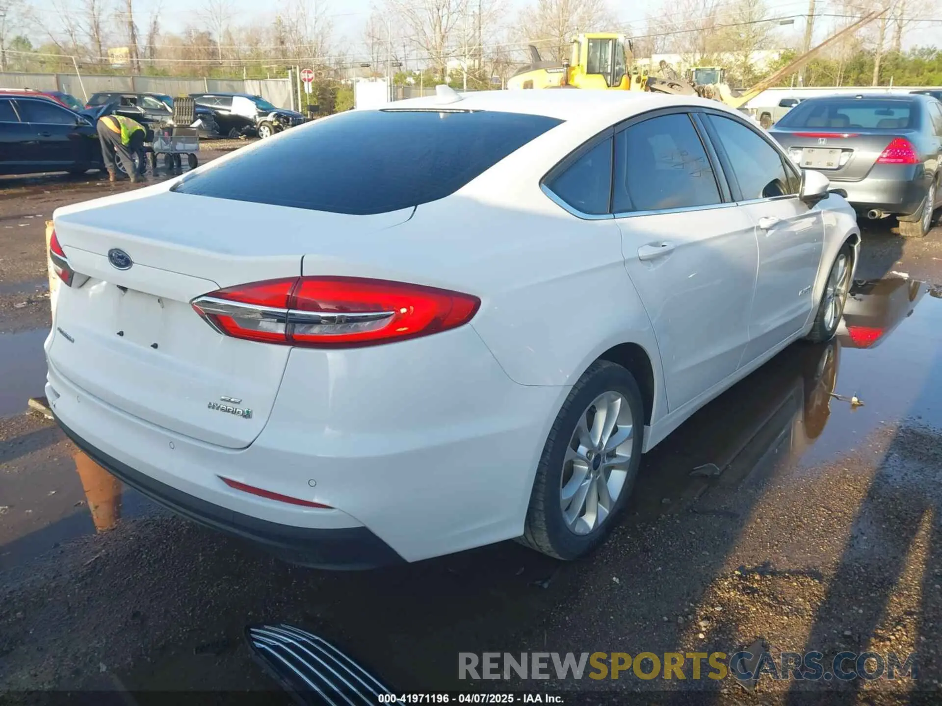 4 fotografías del automóvil dañado 3FA6P0LU3KR106021 FORD FUSION HYBRID 2019