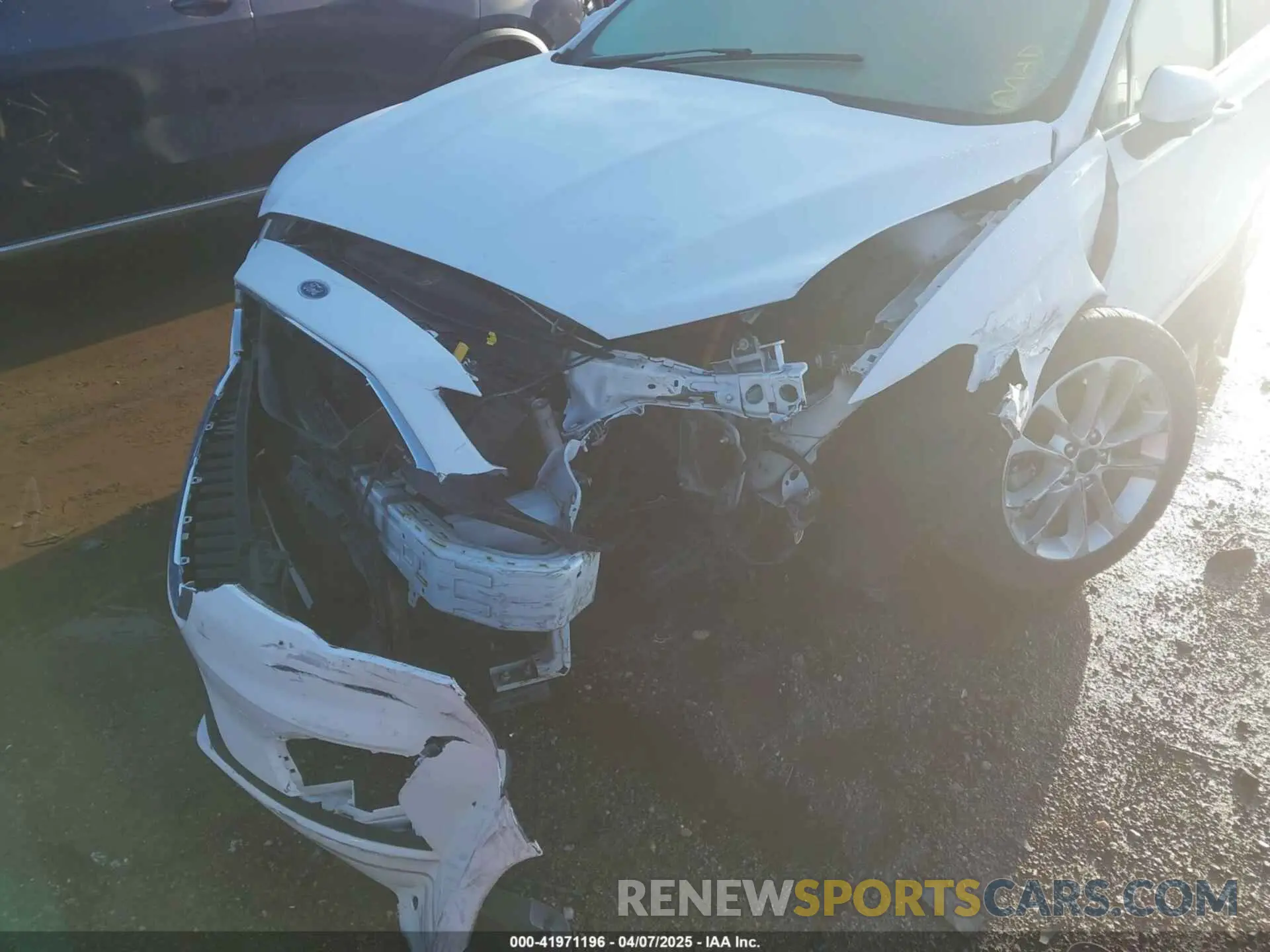 6 fotografías del automóvil dañado 3FA6P0LU3KR106021 FORD FUSION HYBRID 2019