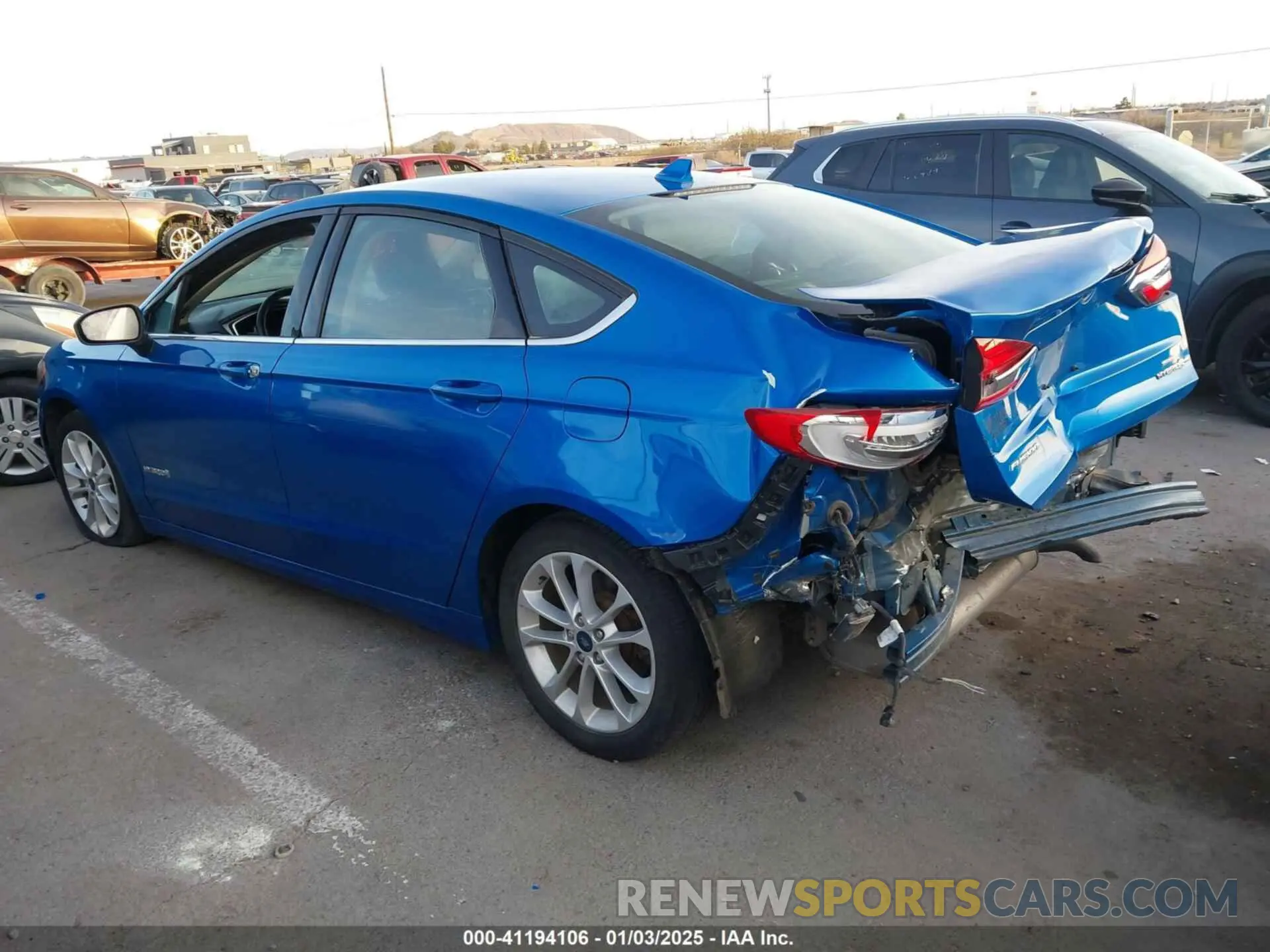 14 fotografías del automóvil dañado 3FA6P0LU3KR108884 FORD FUSION HYBRID 2019