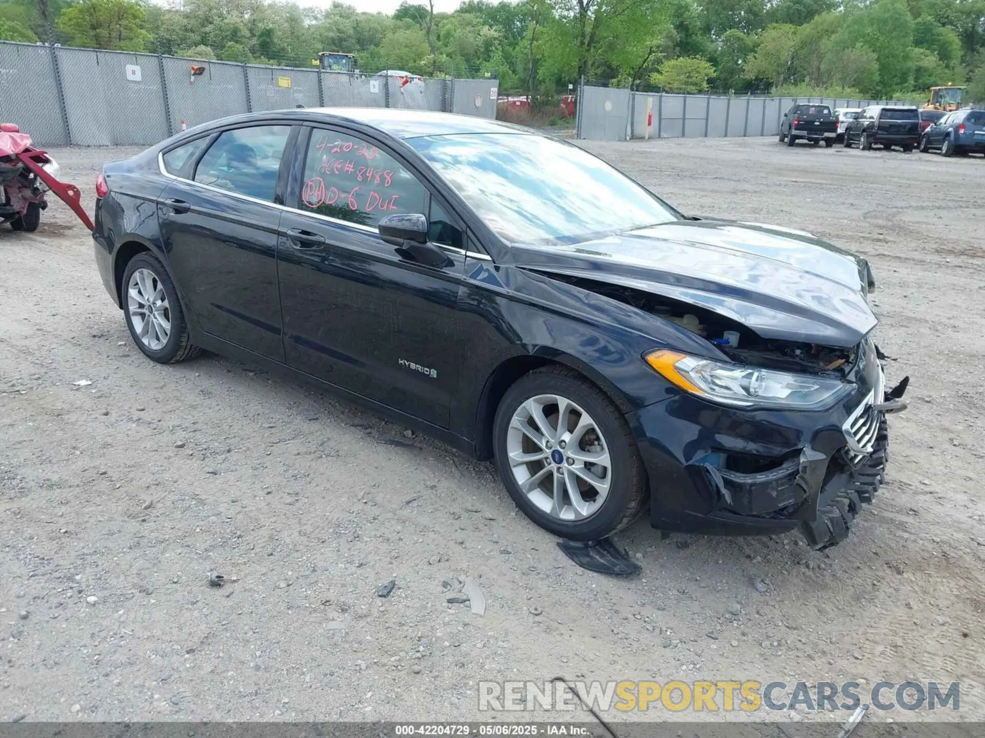 1 fotografías del automóvil dañado 3FA6P0LU3KR117794 FORD FUSION HYBRID 2019