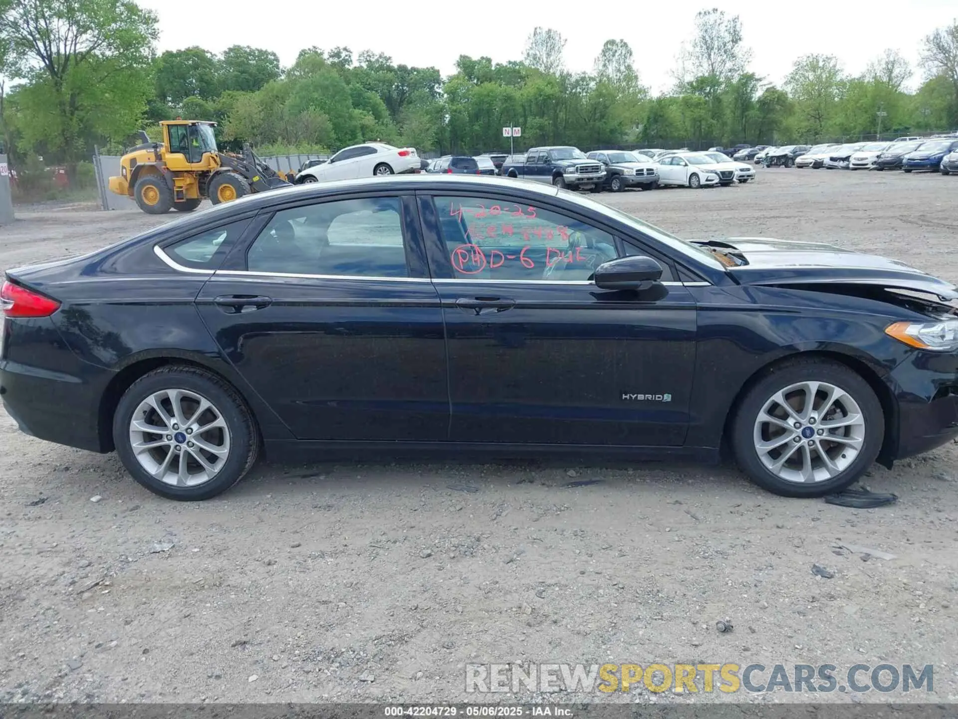 13 fotografías del automóvil dañado 3FA6P0LU3KR117794 FORD FUSION HYBRID 2019