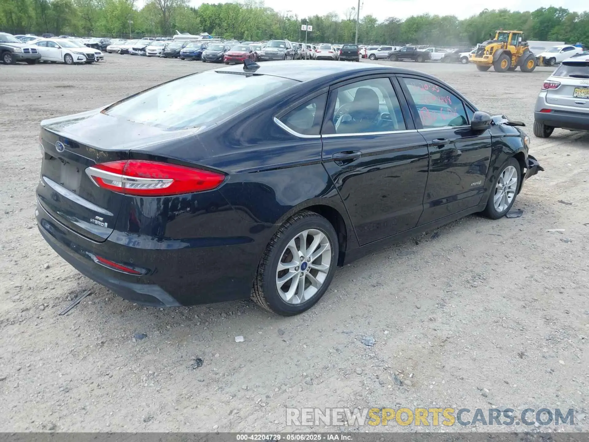 4 fotografías del automóvil dañado 3FA6P0LU3KR117794 FORD FUSION HYBRID 2019