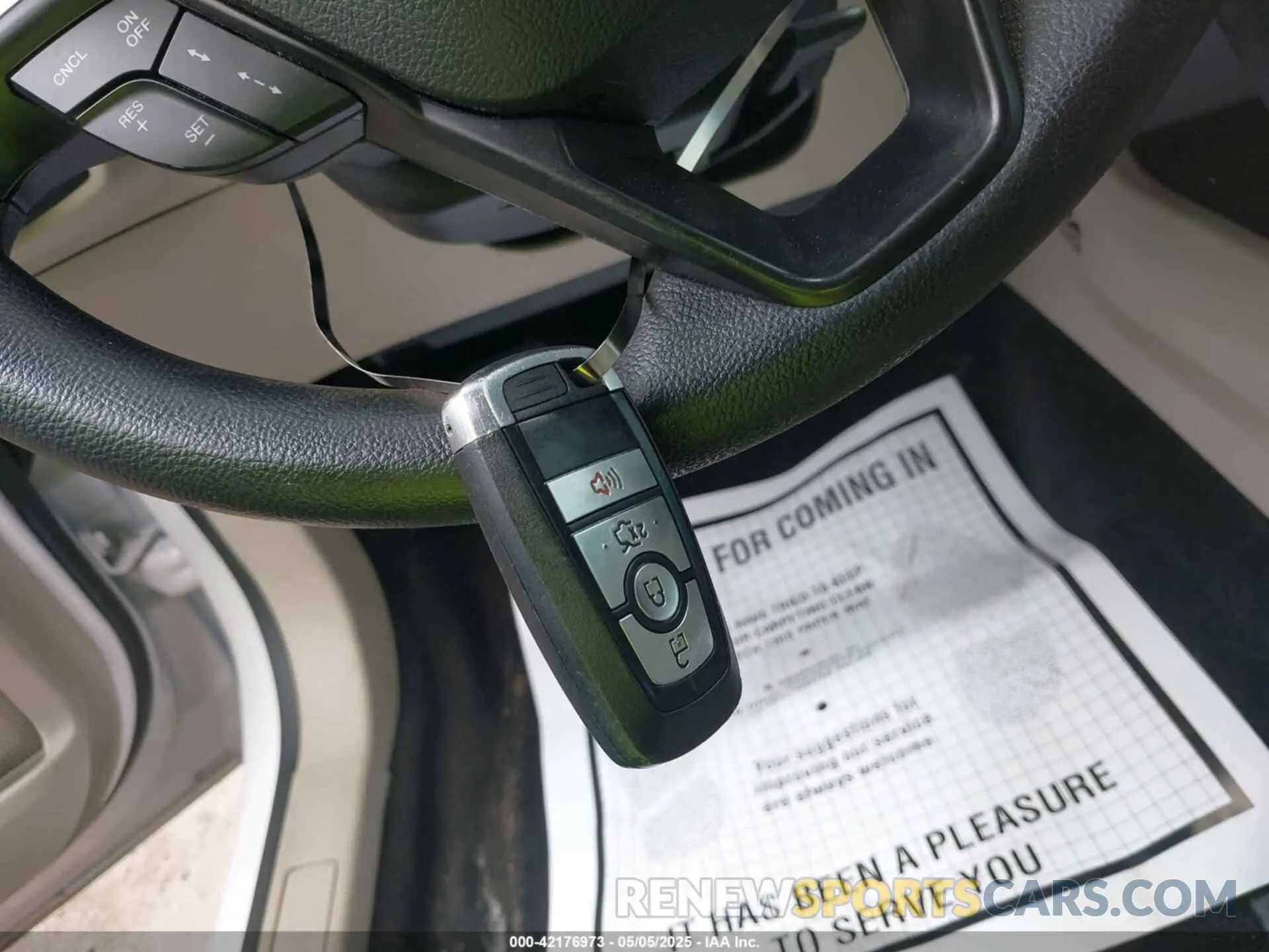 11 fotografías del automóvil dañado 3FA6P0LU3KR193077 FORD FUSION HYBRID 2019