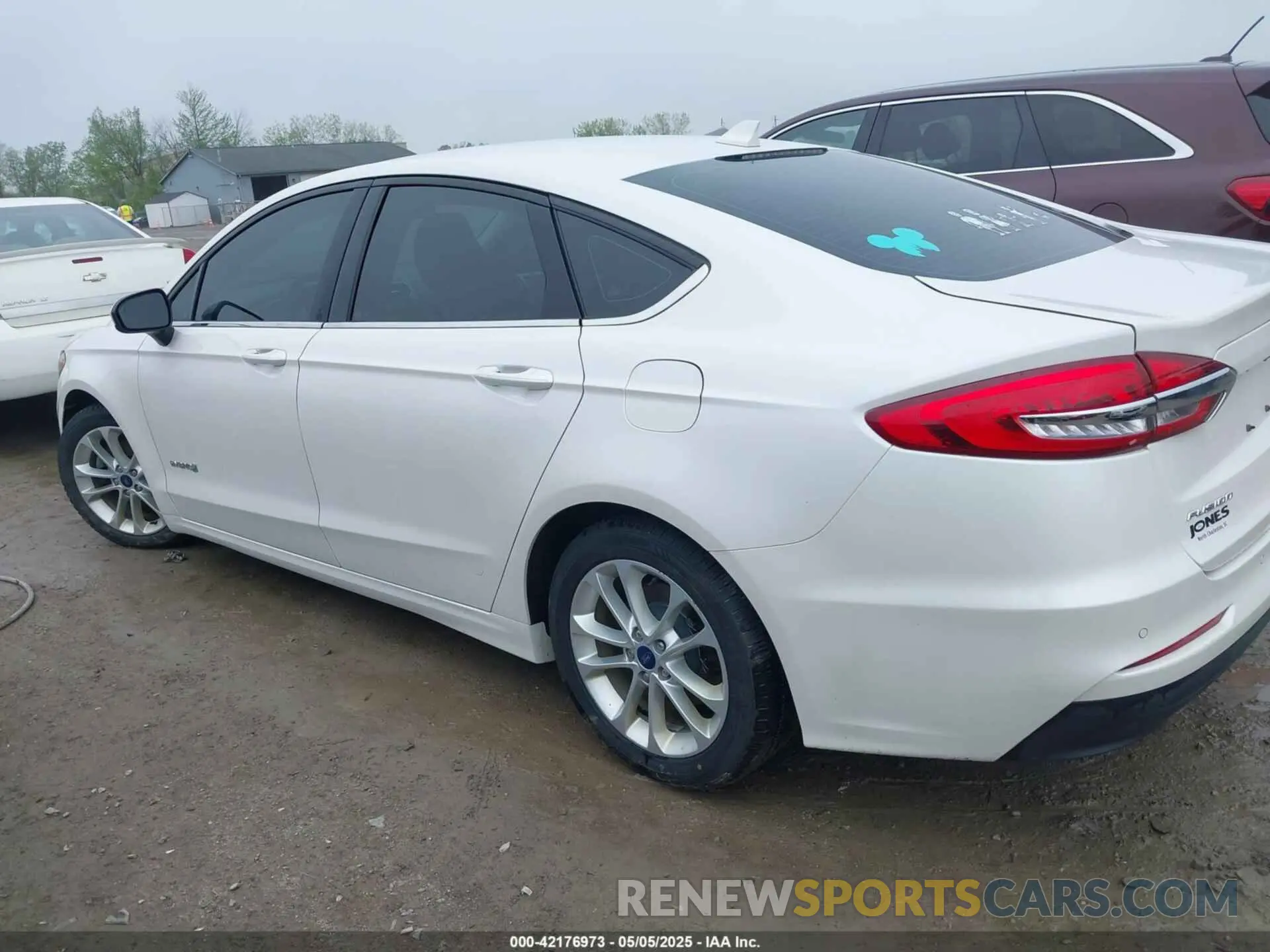 14 fotografías del automóvil dañado 3FA6P0LU3KR193077 FORD FUSION HYBRID 2019