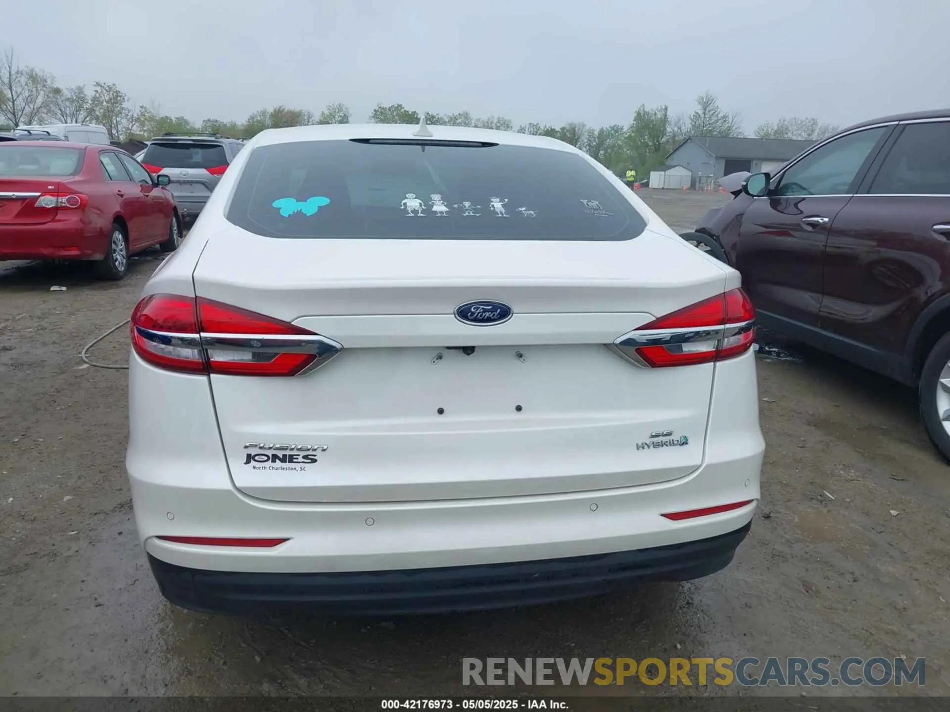 16 fotografías del automóvil dañado 3FA6P0LU3KR193077 FORD FUSION HYBRID 2019