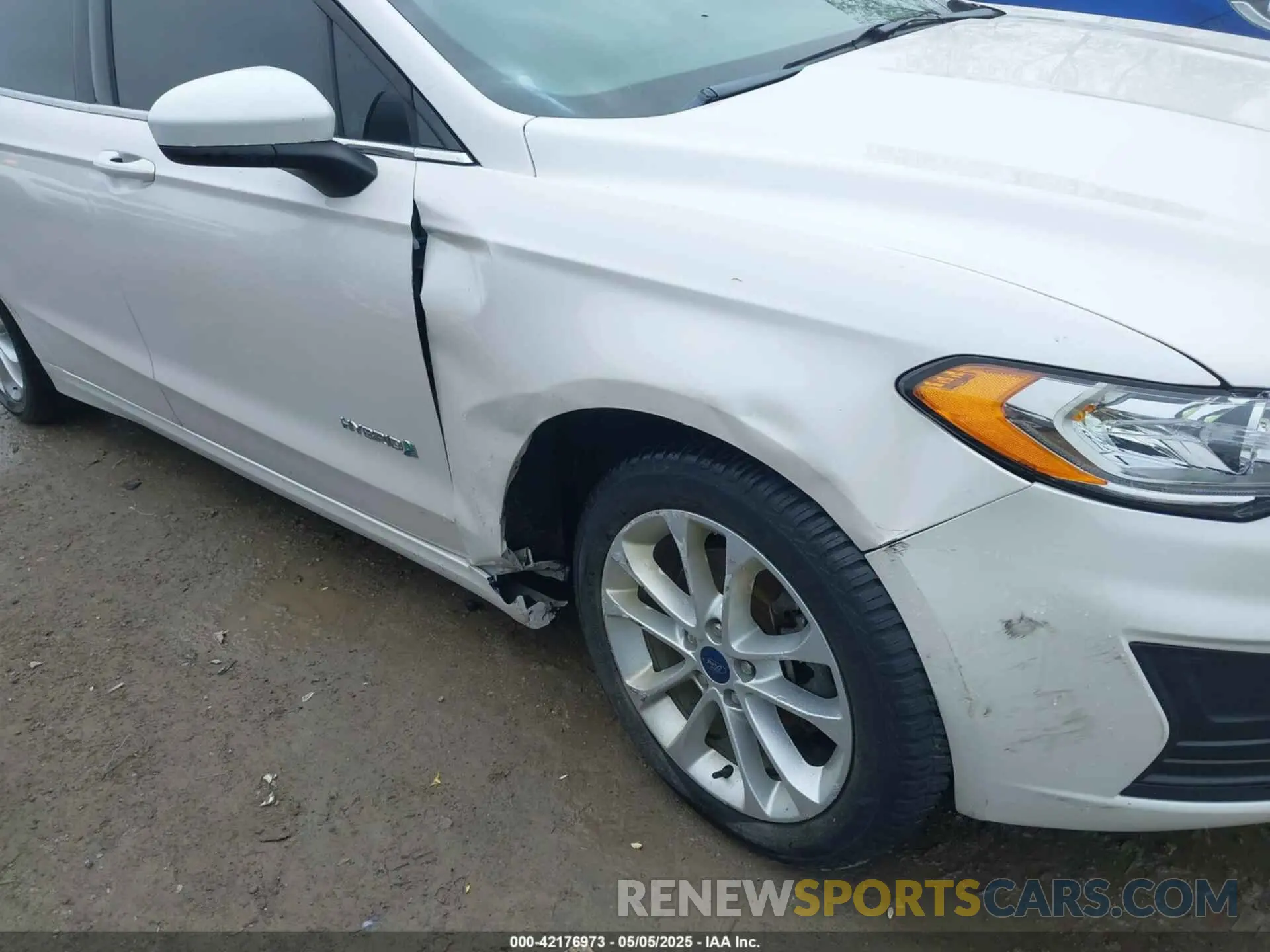 6 fotografías del automóvil dañado 3FA6P0LU3KR193077 FORD FUSION HYBRID 2019