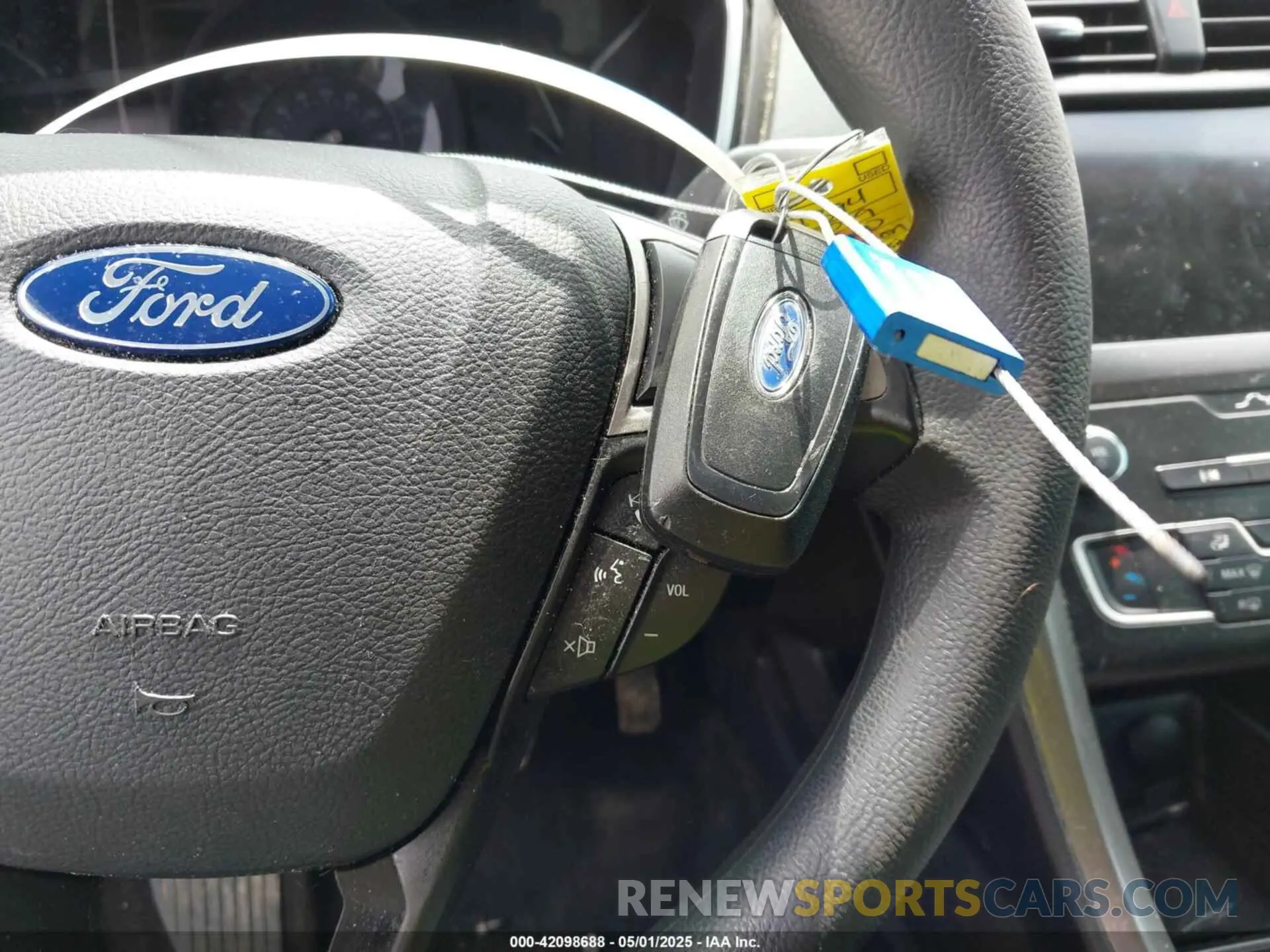 11 fotografías del automóvil dañado 3FA6P0LU3KR210122 FORD FUSION HYBRID 2019