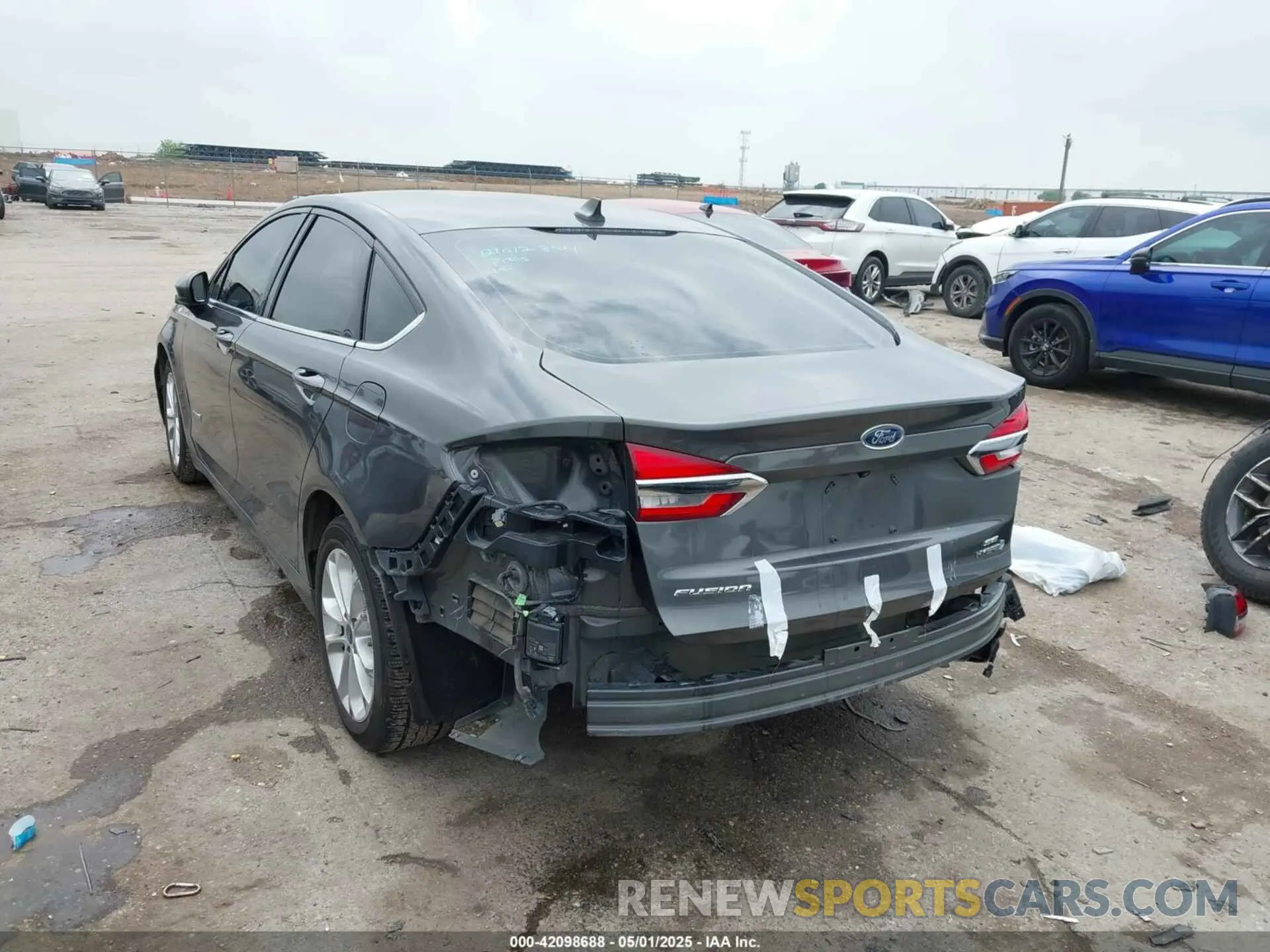 3 fotografías del automóvil dañado 3FA6P0LU3KR210122 FORD FUSION HYBRID 2019