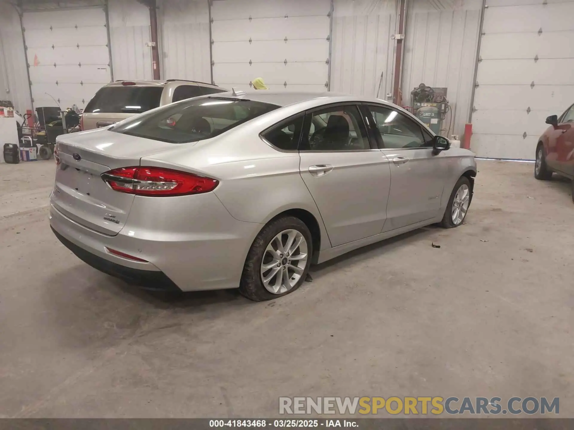 4 fotografías del automóvil dañado 3FA6P0LU3KR239121 FORD FUSION HYBRID 2019