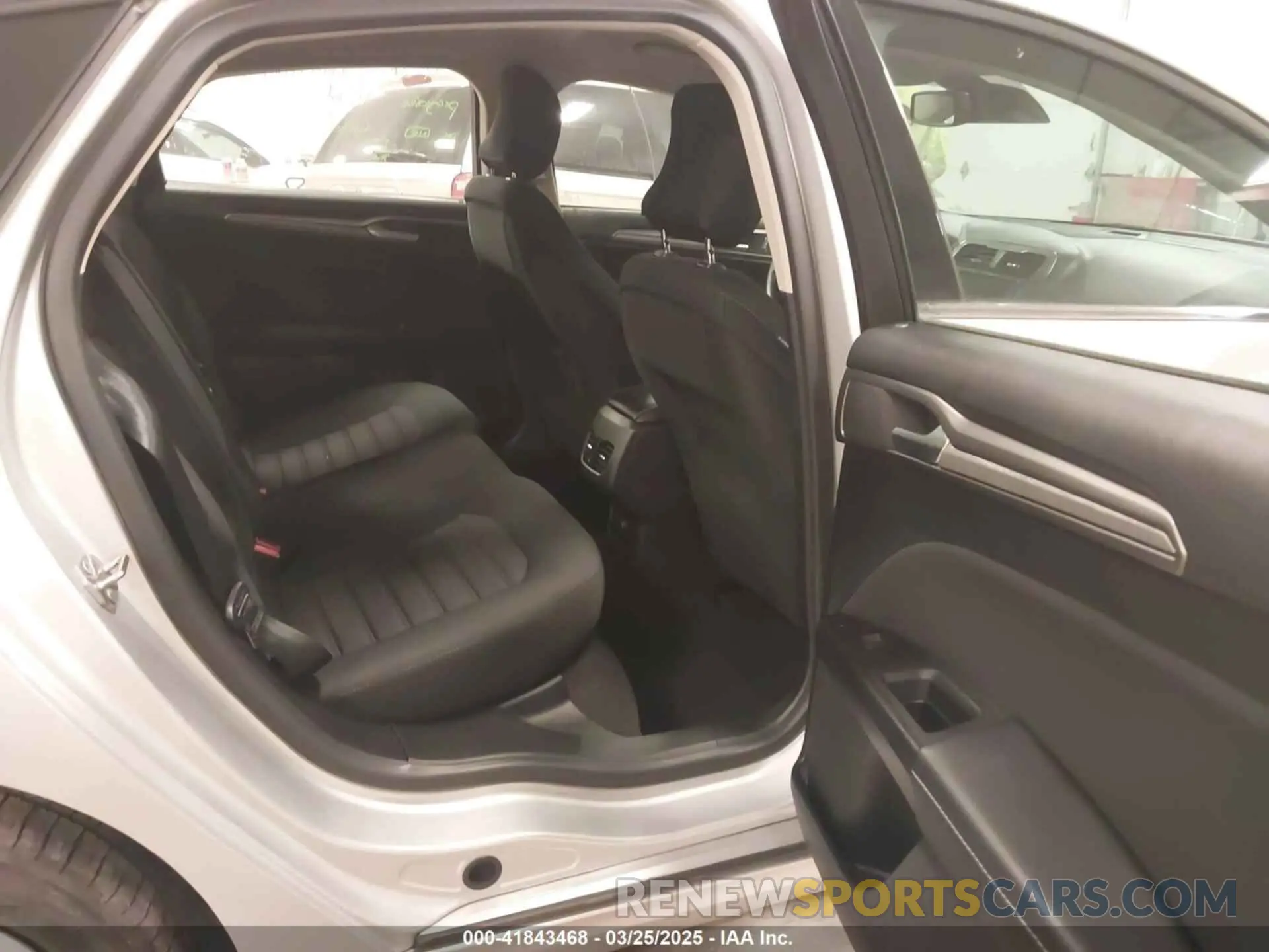 8 fotografías del automóvil dañado 3FA6P0LU3KR239121 FORD FUSION HYBRID 2019
