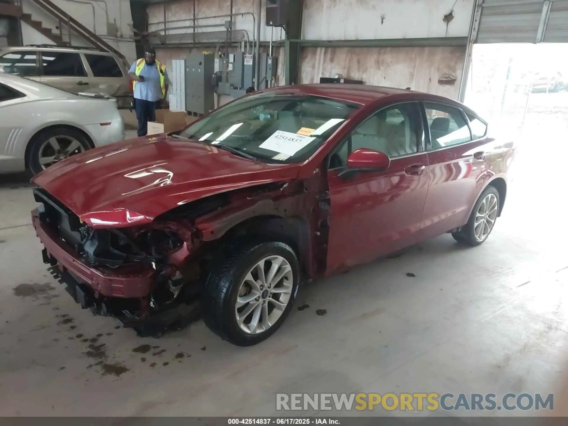 14 fotografías del automóvil dañado 3FA6P0LU3KR263354 FORD FUSION HYBRID 2019