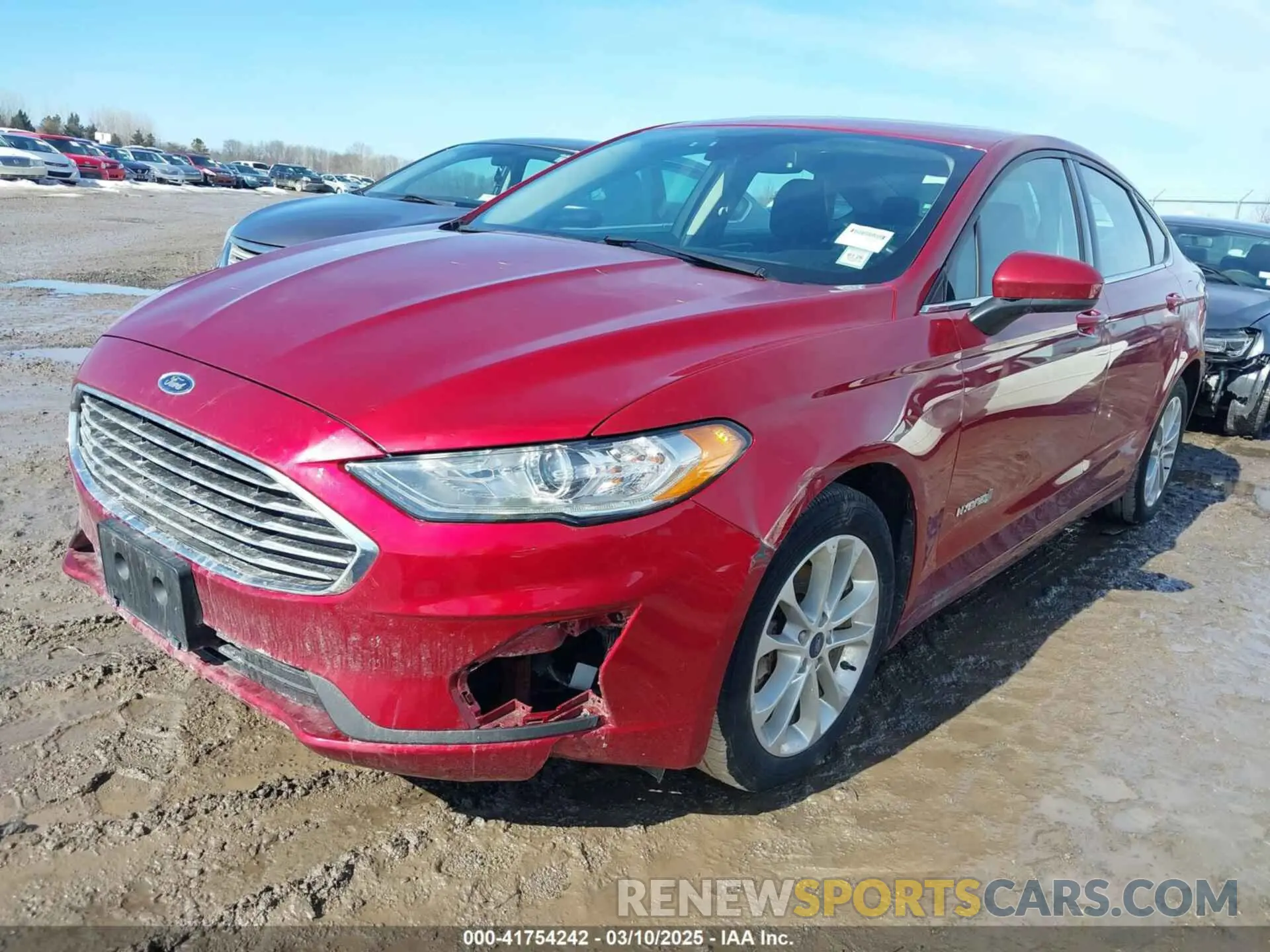 2 fotografías del automóvil dañado 3FA6P0LU4KR101412 FORD FUSION HYBRID 2019