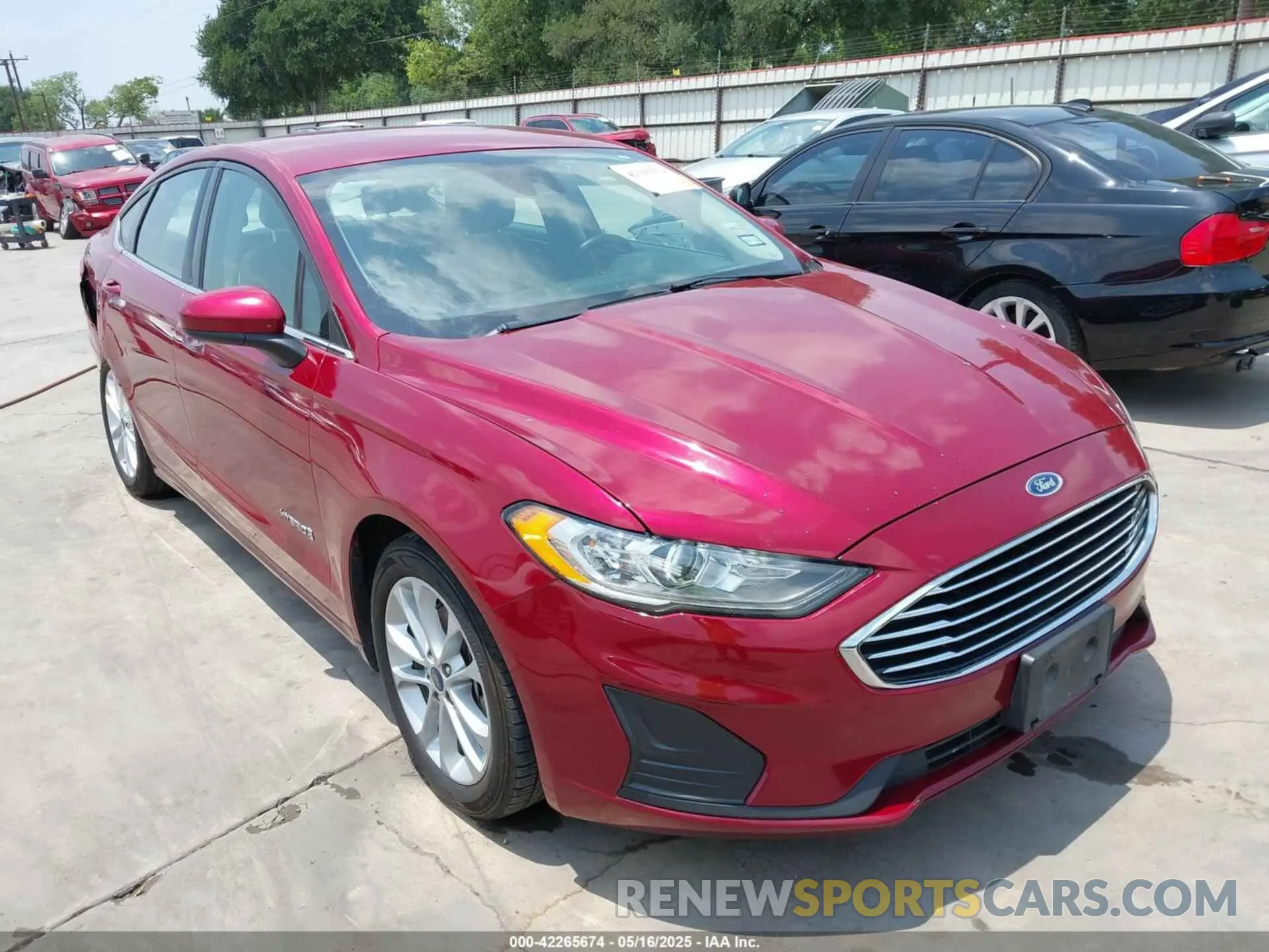 1 fotografías del automóvil dañado 3FA6P0LU4KR226457 FORD FUSION HYBRID 2019
