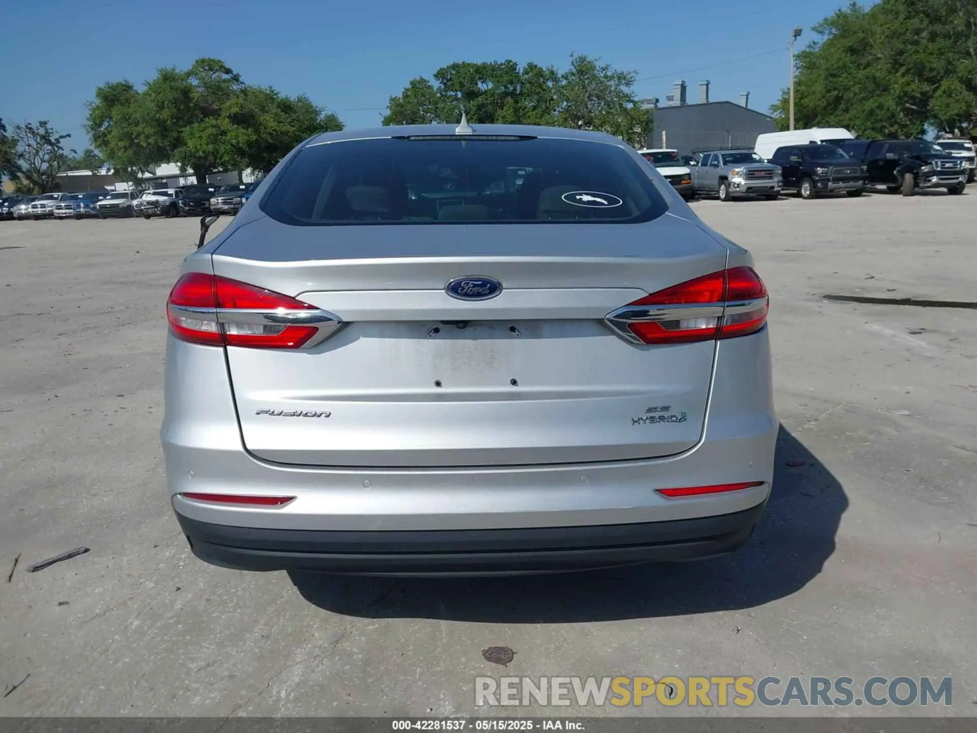 16 fotografías del automóvil dañado 3FA6P0LU4KR242576 FORD FUSION HYBRID 2019