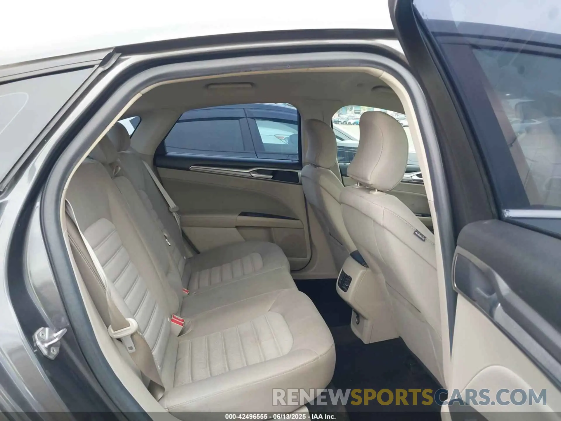 8 fotografías del automóvil dañado 3FA6P0LU5KR104335 FORD FUSION HYBRID 2019