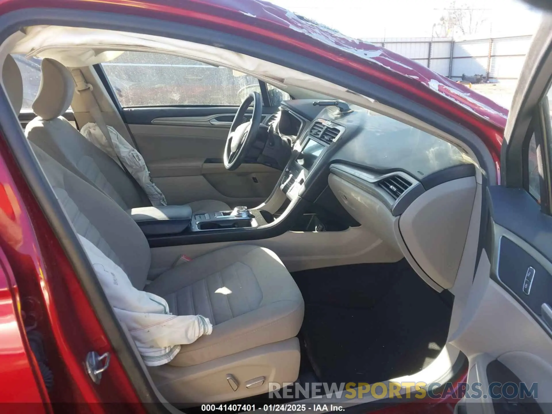 5 fotografías del automóvil dañado 3FA6P0LU5KR189838 FORD FUSION HYBRID 2019