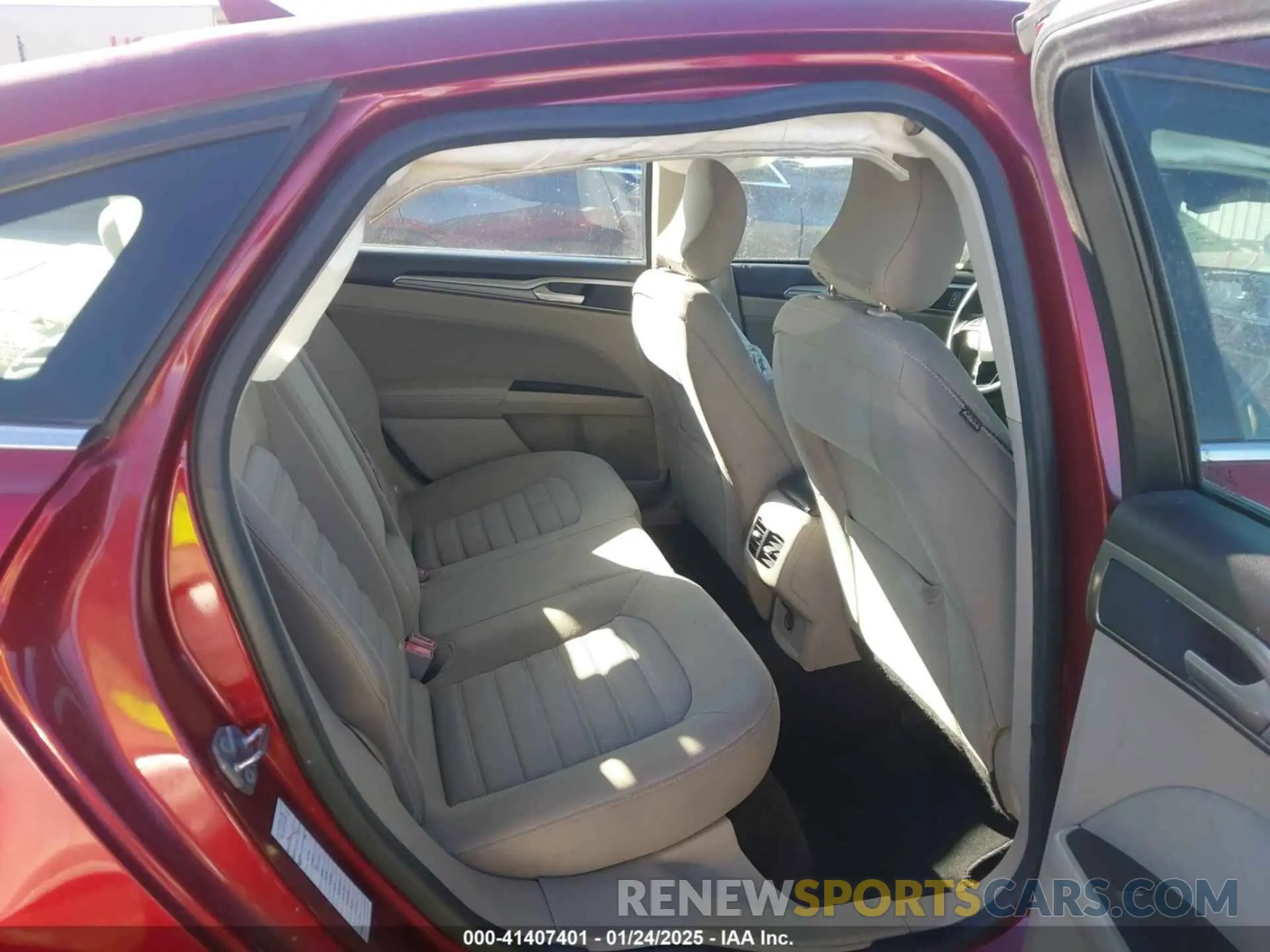 8 fotografías del automóvil dañado 3FA6P0LU5KR189838 FORD FUSION HYBRID 2019