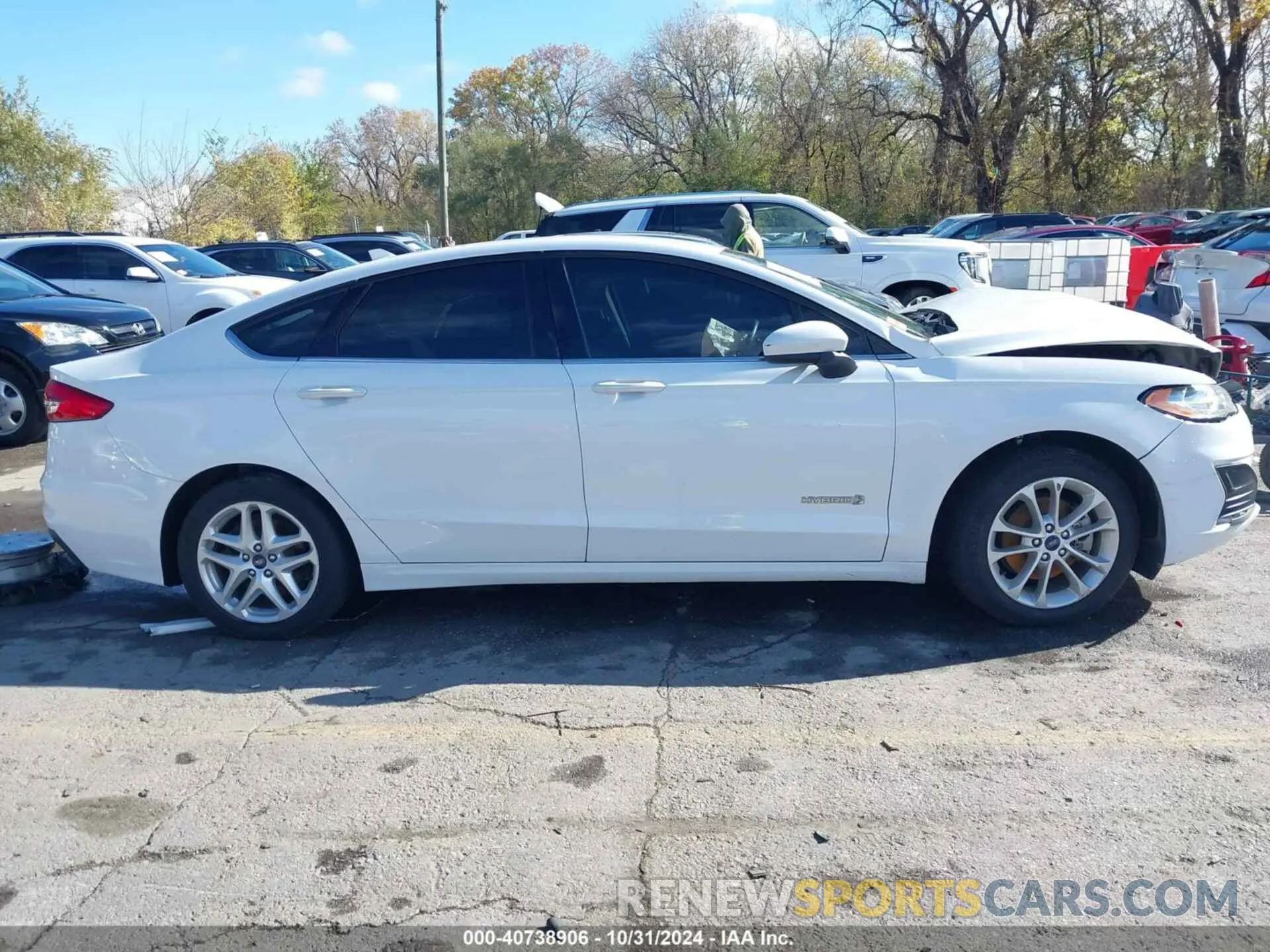 14 fotografías del automóvil dañado 3FA6P0LU5KR207173 FORD FUSION HYBRID 2019