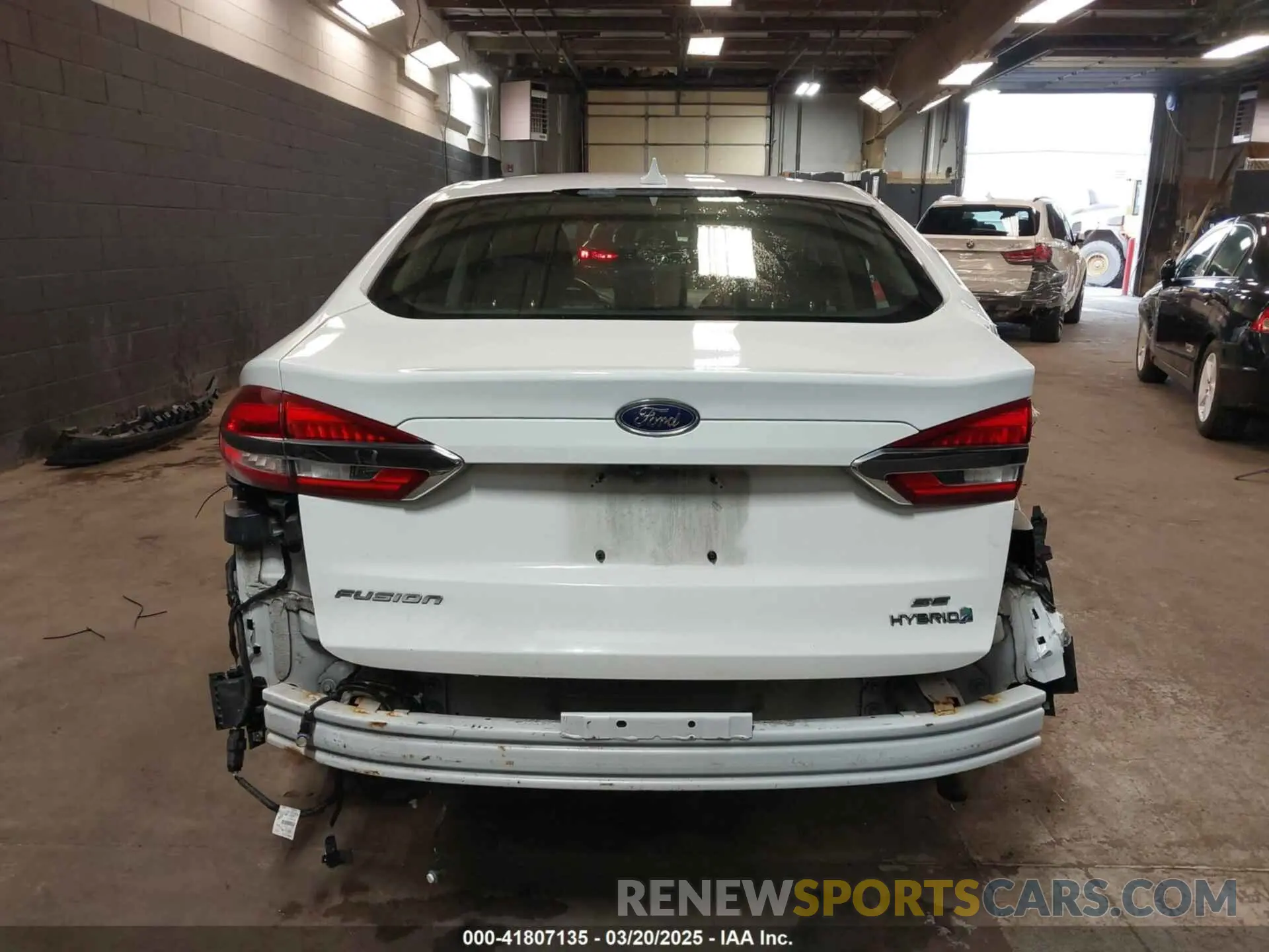 17 fotografías del automóvil dañado 3FA6P0LU5KR285355 FORD FUSION HYBRID 2019