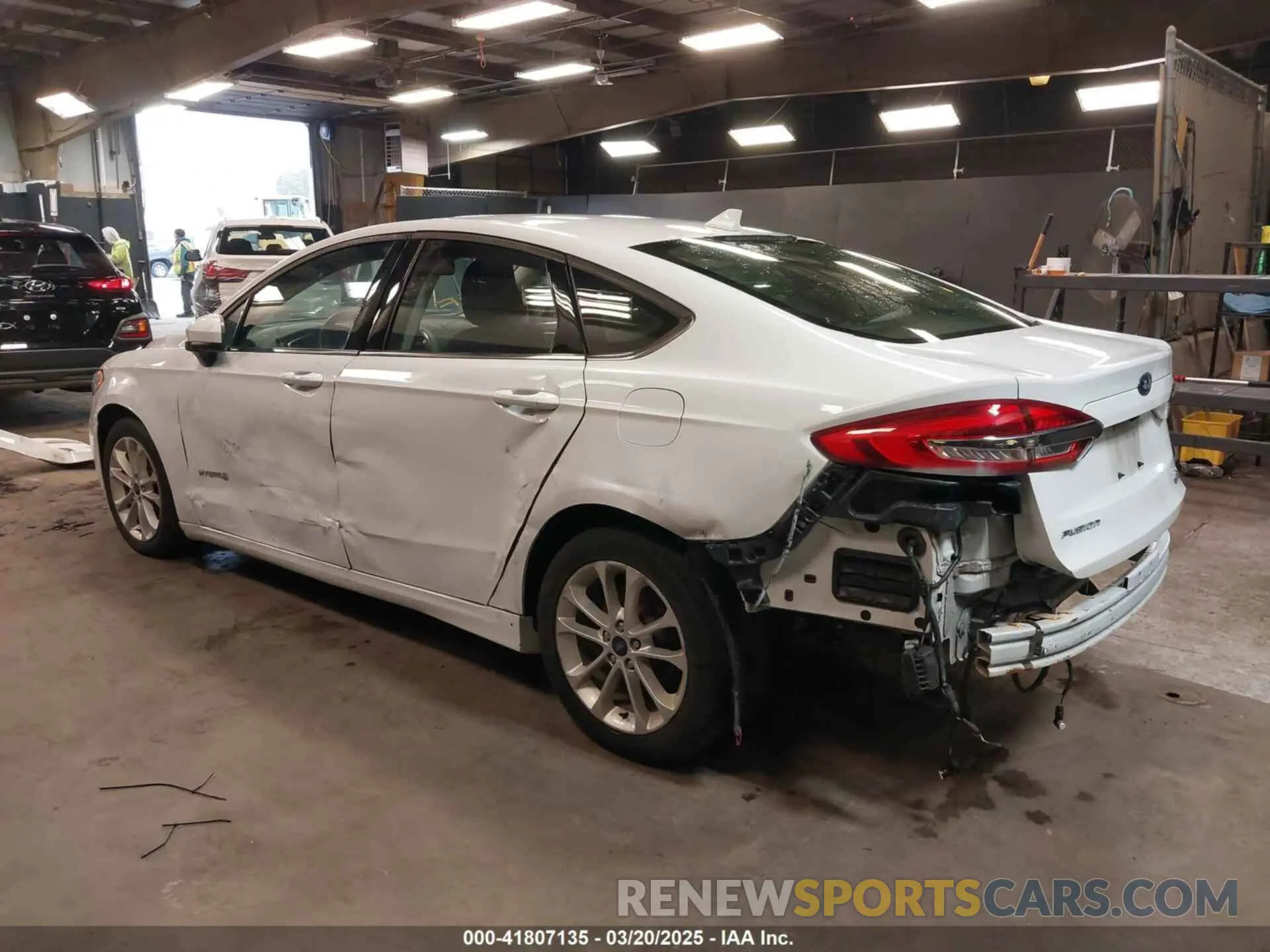 3 fotografías del automóvil dañado 3FA6P0LU5KR285355 FORD FUSION HYBRID 2019