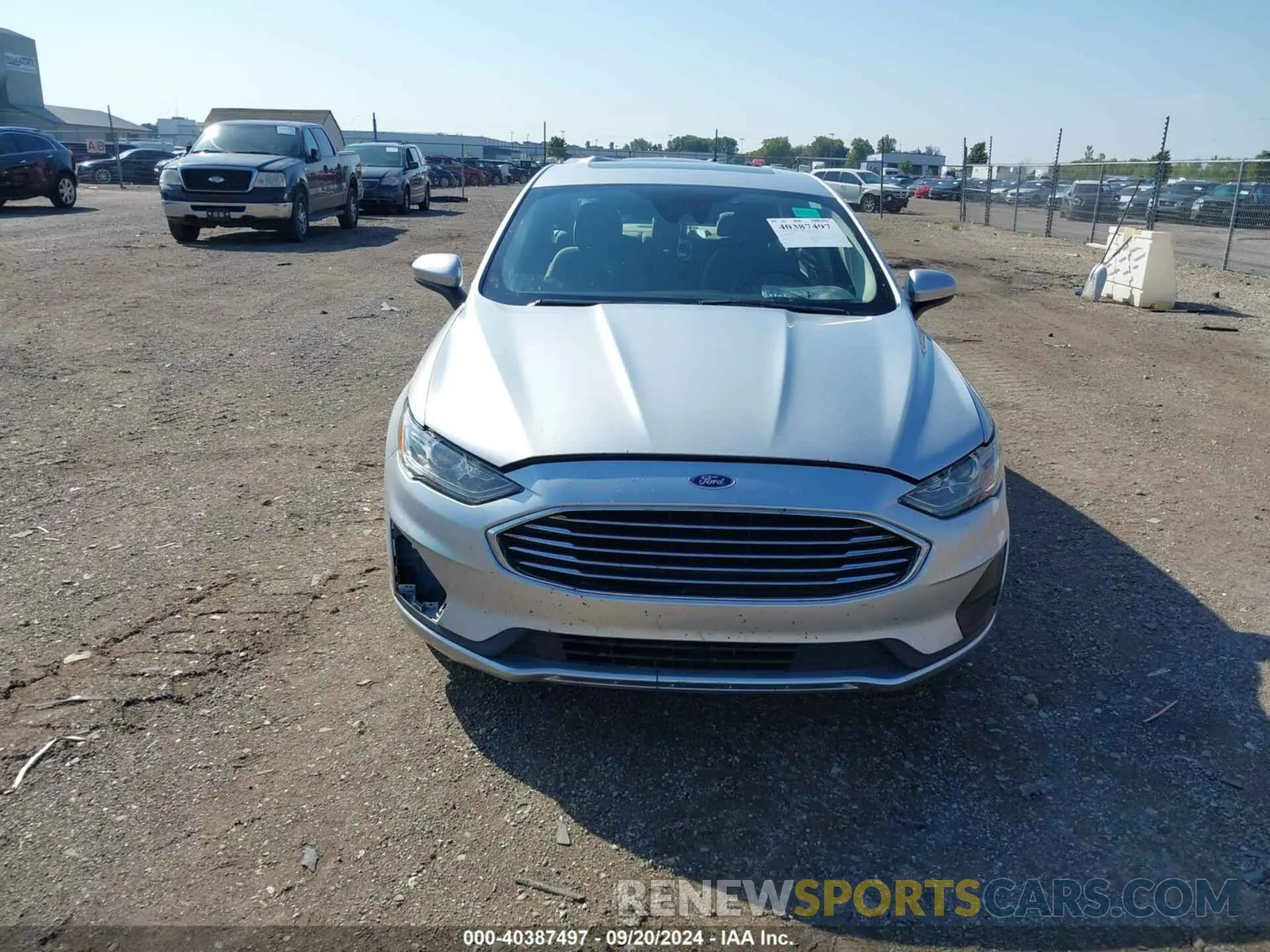 12 fotografías del automóvil dañado 3FA6P0LU6KR110208 FORD FUSION HYBRID 2019
