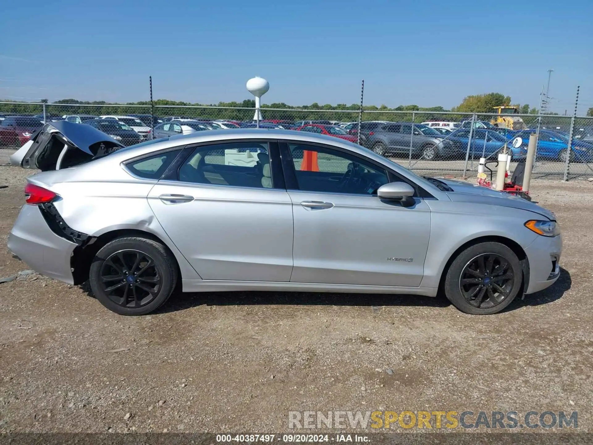 13 fotografías del automóvil dañado 3FA6P0LU6KR110208 FORD FUSION HYBRID 2019