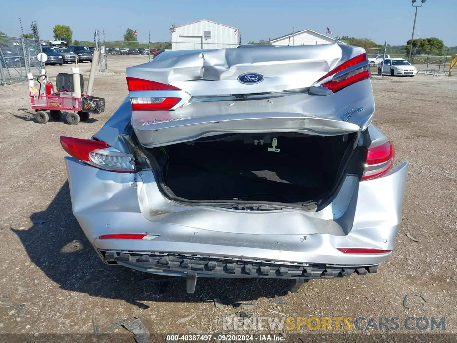 16 fotografías del automóvil dañado 3FA6P0LU6KR110208 FORD FUSION HYBRID 2019