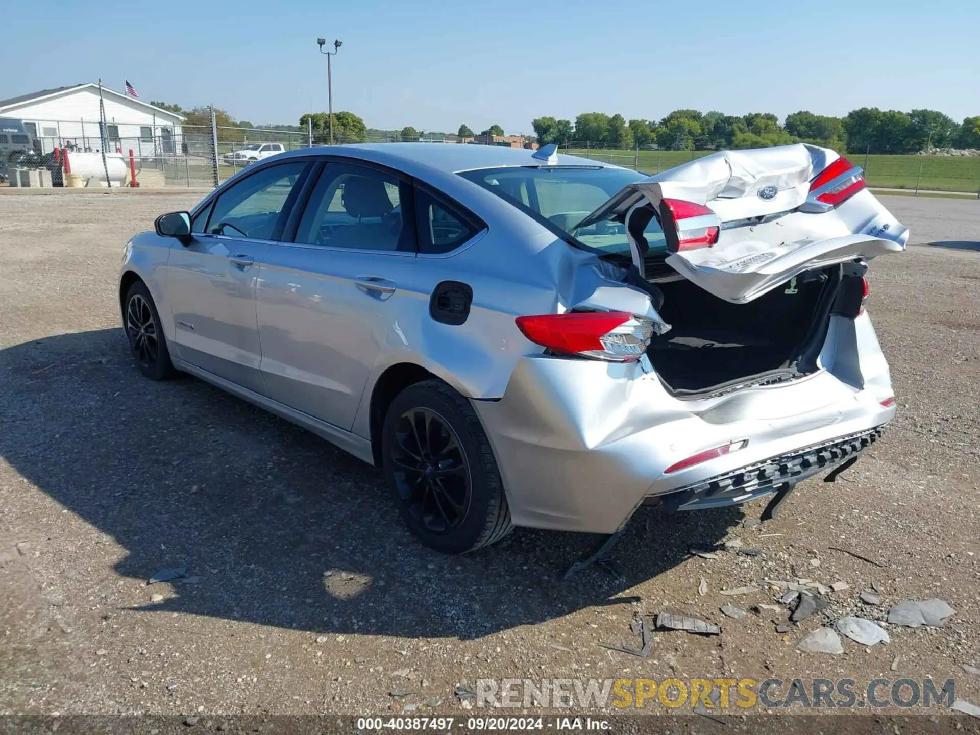3 fotografías del automóvil dañado 3FA6P0LU6KR110208 FORD FUSION HYBRID 2019