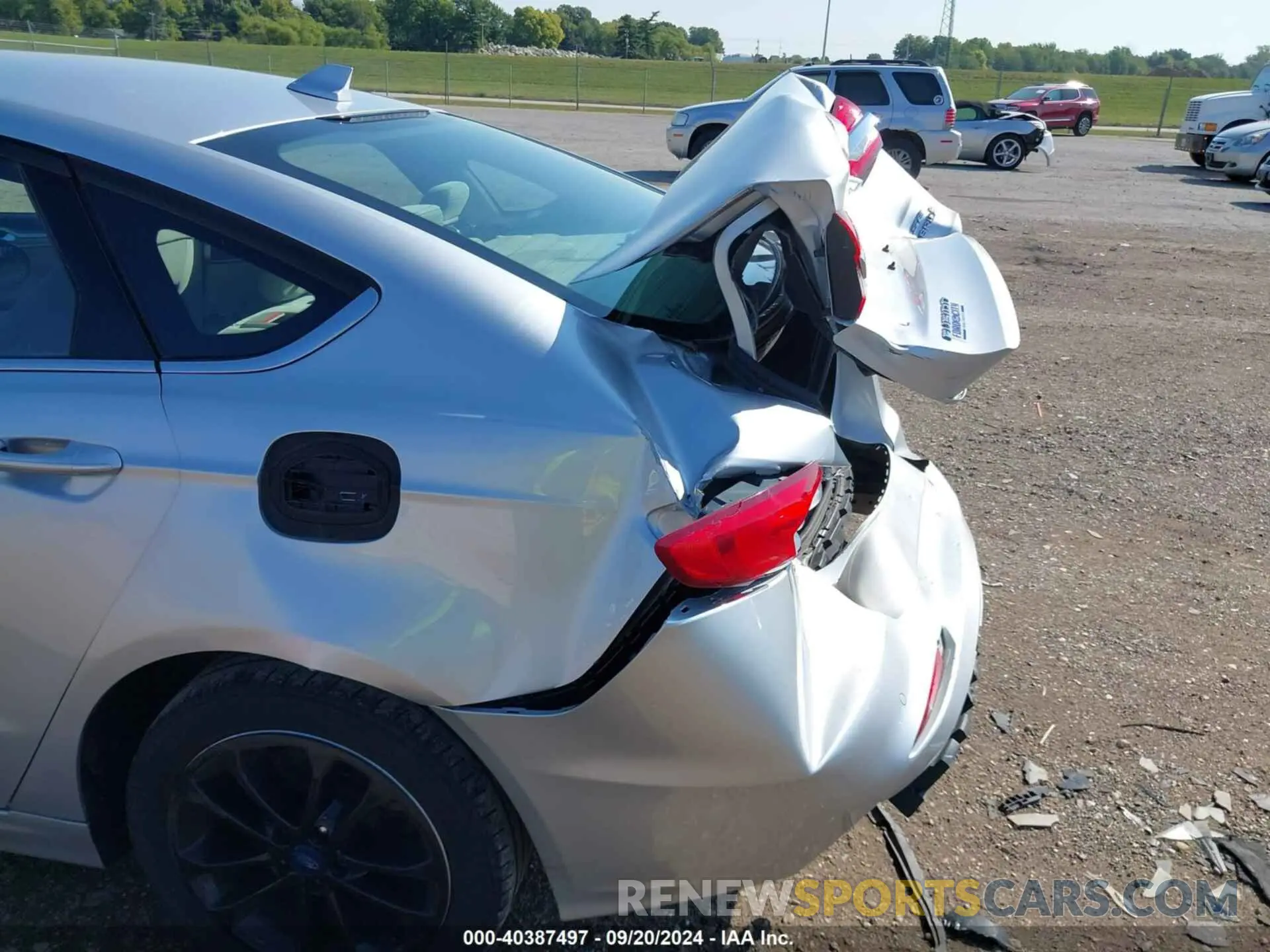 6 fotografías del automóvil dañado 3FA6P0LU6KR110208 FORD FUSION HYBRID 2019