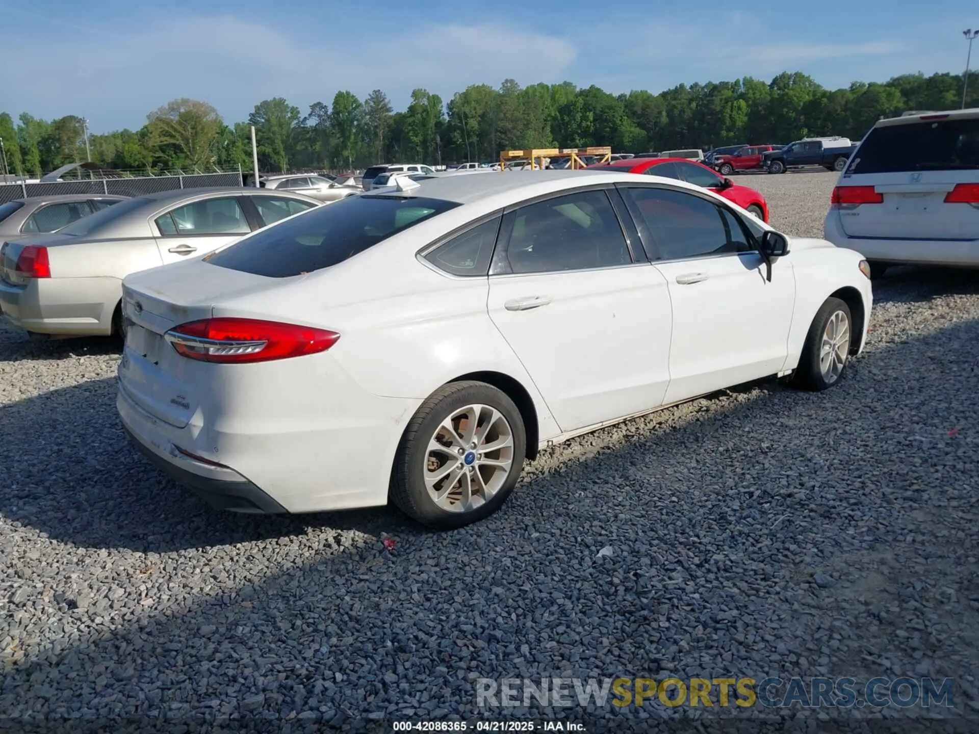 4 fotografías del automóvil dañado 3FA6P0LU6KR152166 FORD FUSION HYBRID 2019