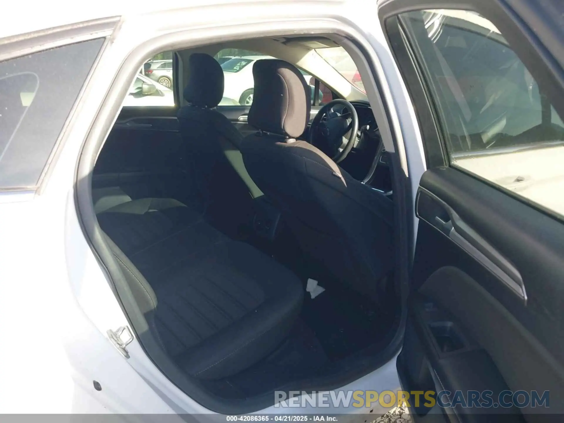 8 fotografías del automóvil dañado 3FA6P0LU6KR152166 FORD FUSION HYBRID 2019