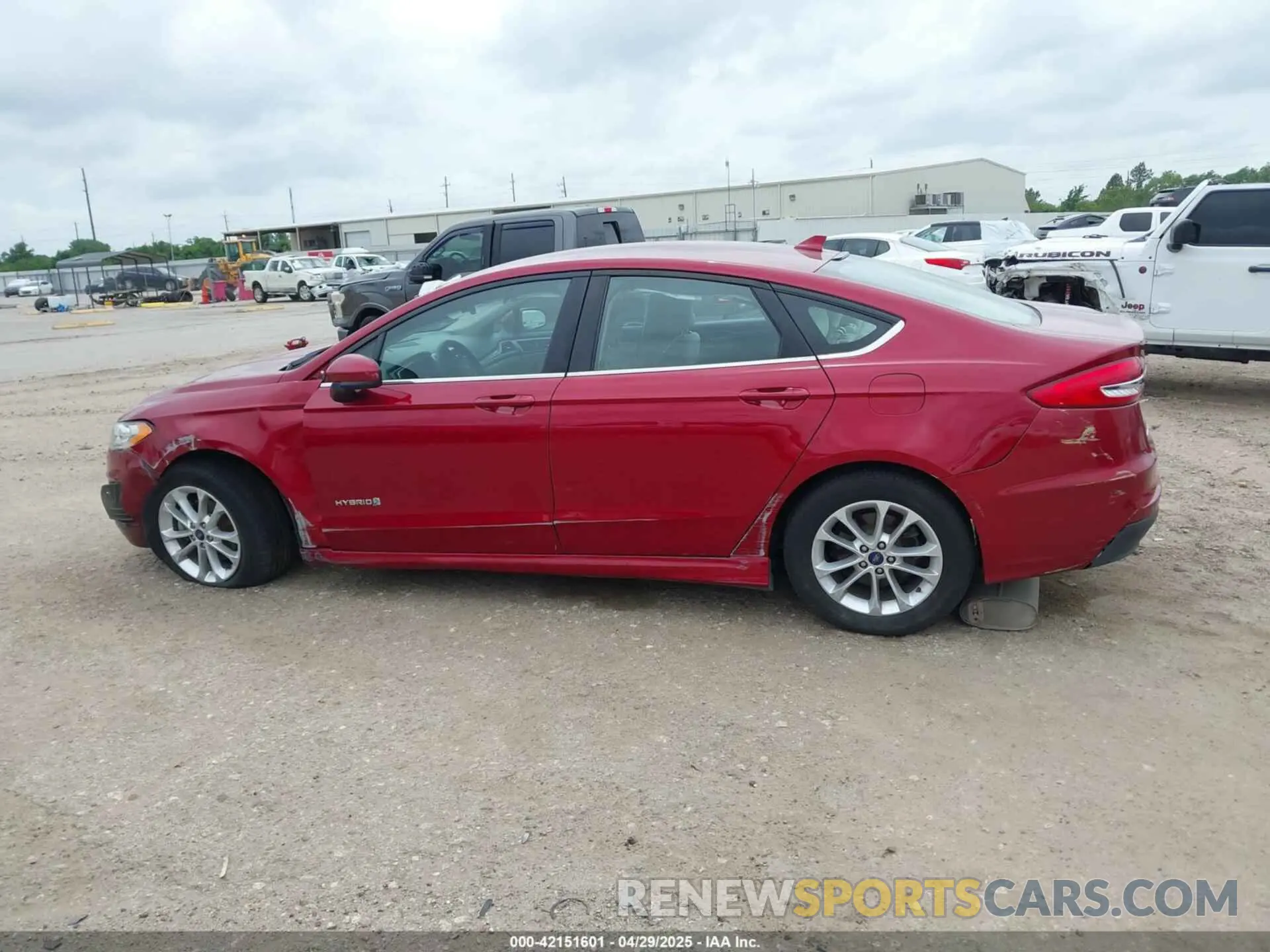 14 fotografías del automóvil dañado 3FA6P0LU6KR257130 FORD FUSION HYBRID 2019
