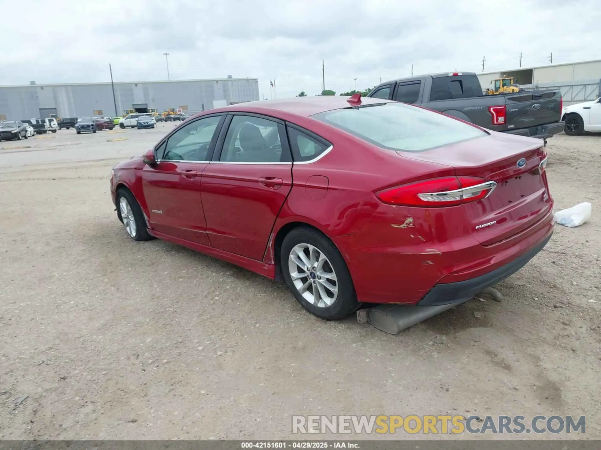 3 fotografías del automóvil dañado 3FA6P0LU6KR257130 FORD FUSION HYBRID 2019