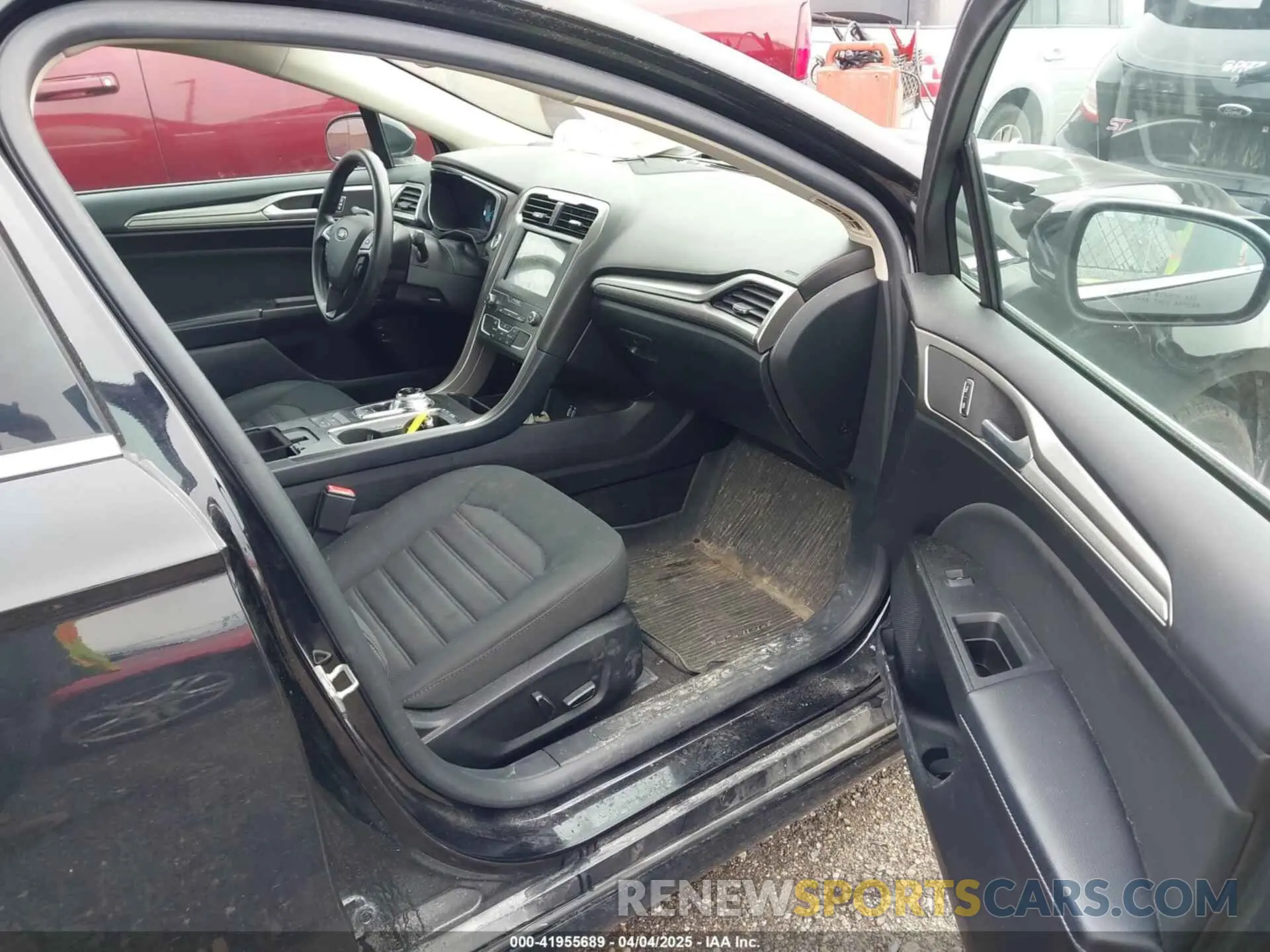 5 fotografías del automóvil dañado 3FA6P0LU7KR131763 FORD FUSION HYBRID 2019