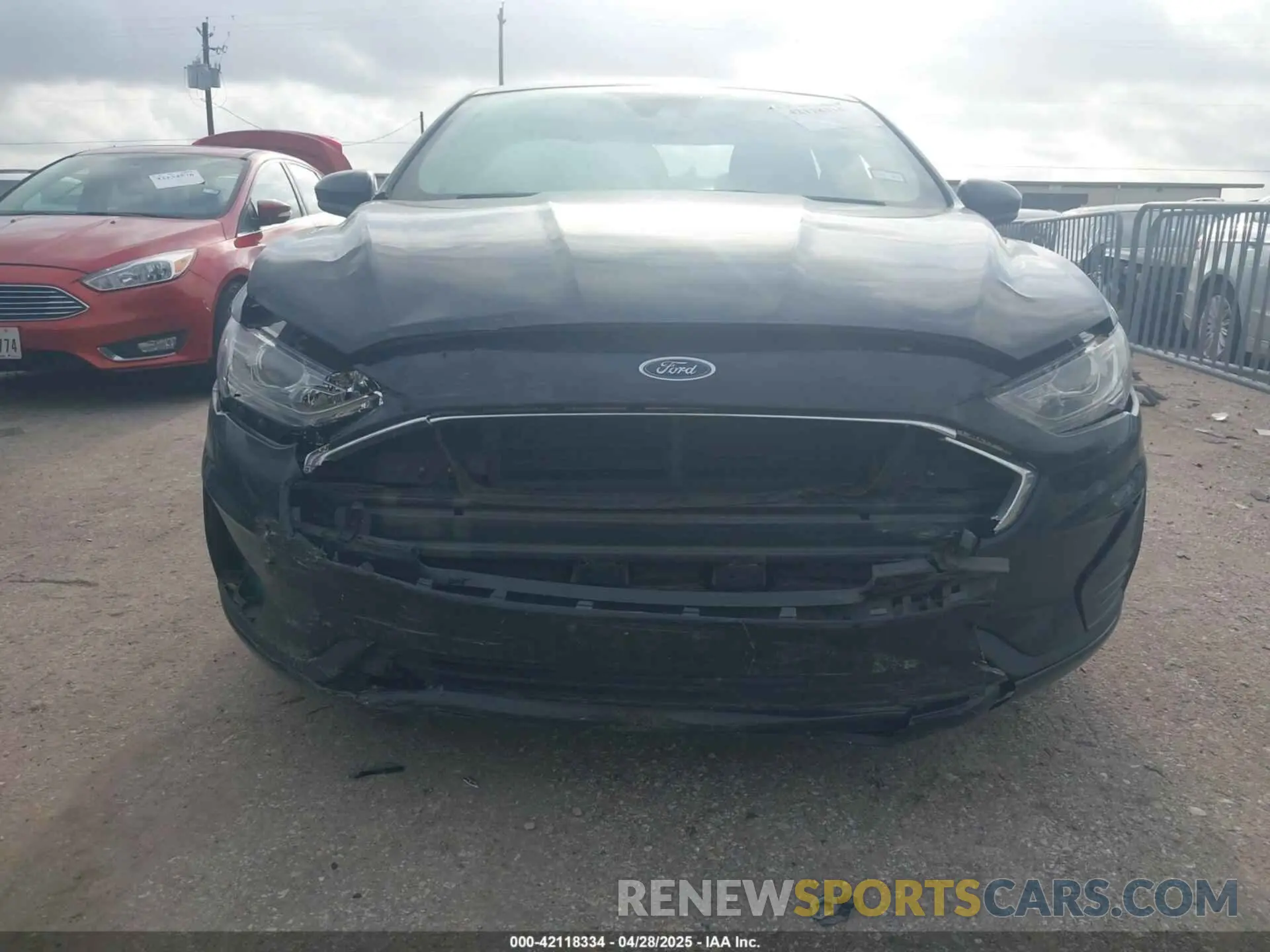 12 fotografías del automóvil dañado 3FA6P0LU8KR126779 FORD FUSION HYBRID 2019