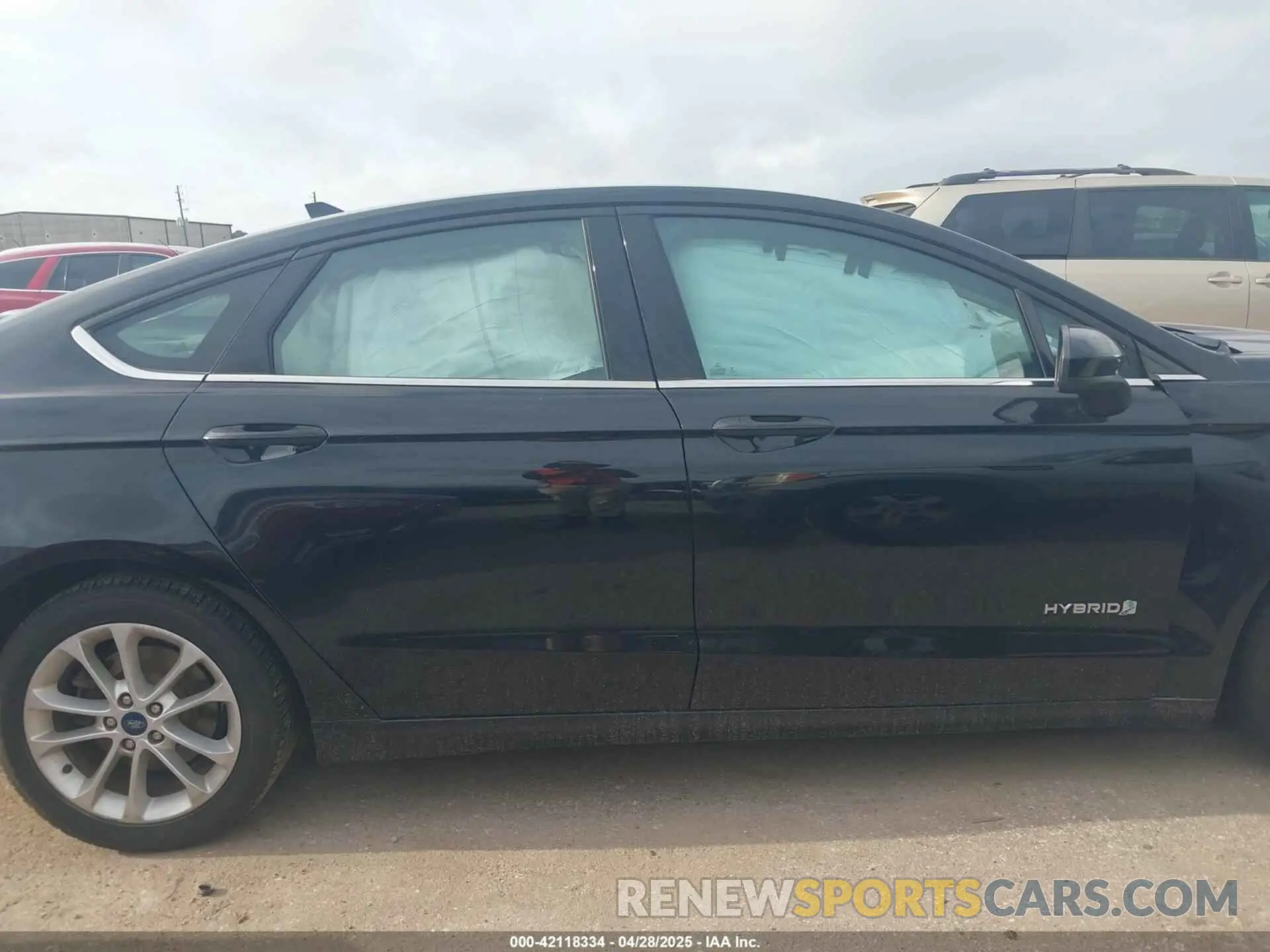 13 fotografías del automóvil dañado 3FA6P0LU8KR126779 FORD FUSION HYBRID 2019