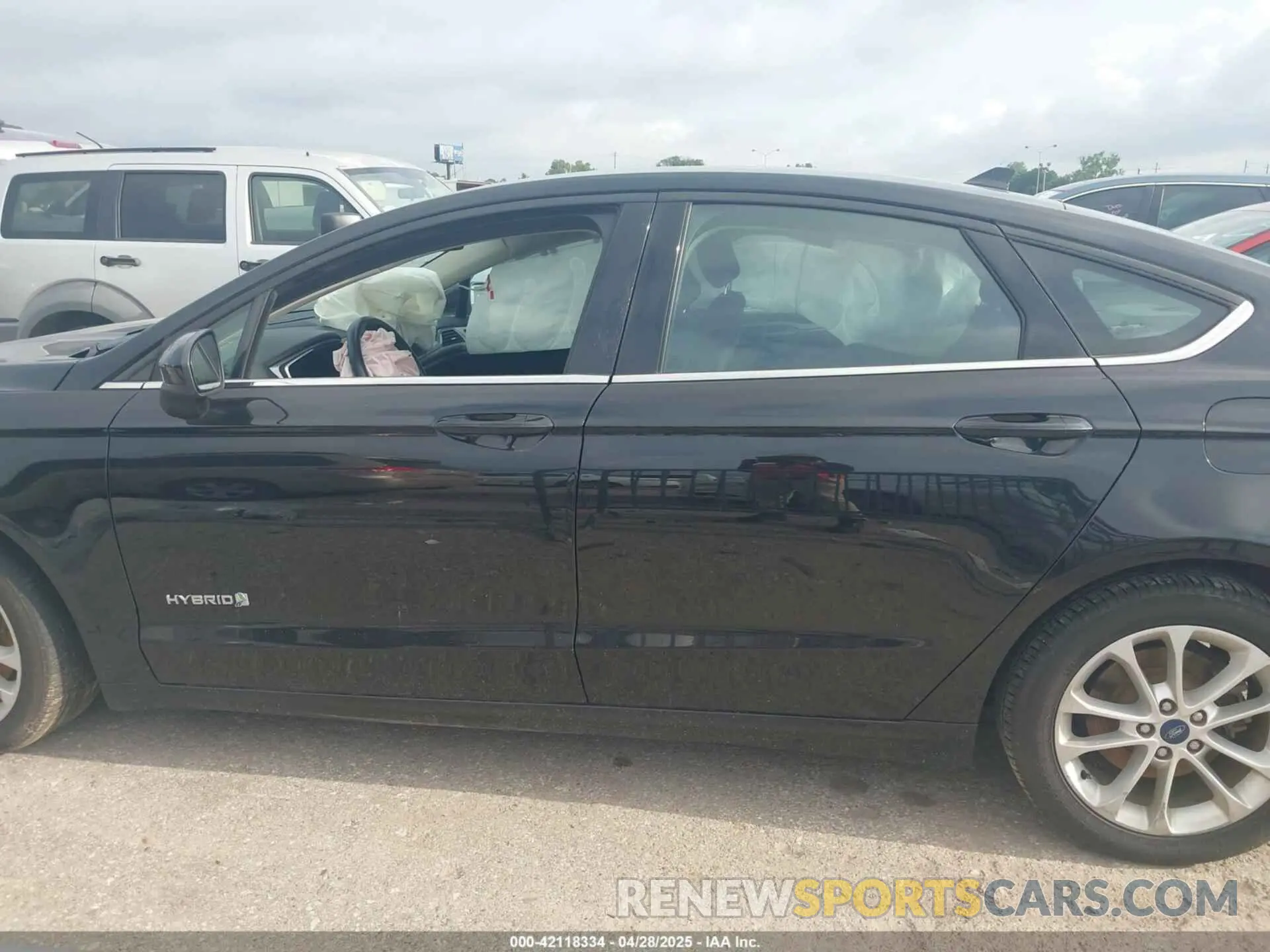 14 fotografías del automóvil dañado 3FA6P0LU8KR126779 FORD FUSION HYBRID 2019