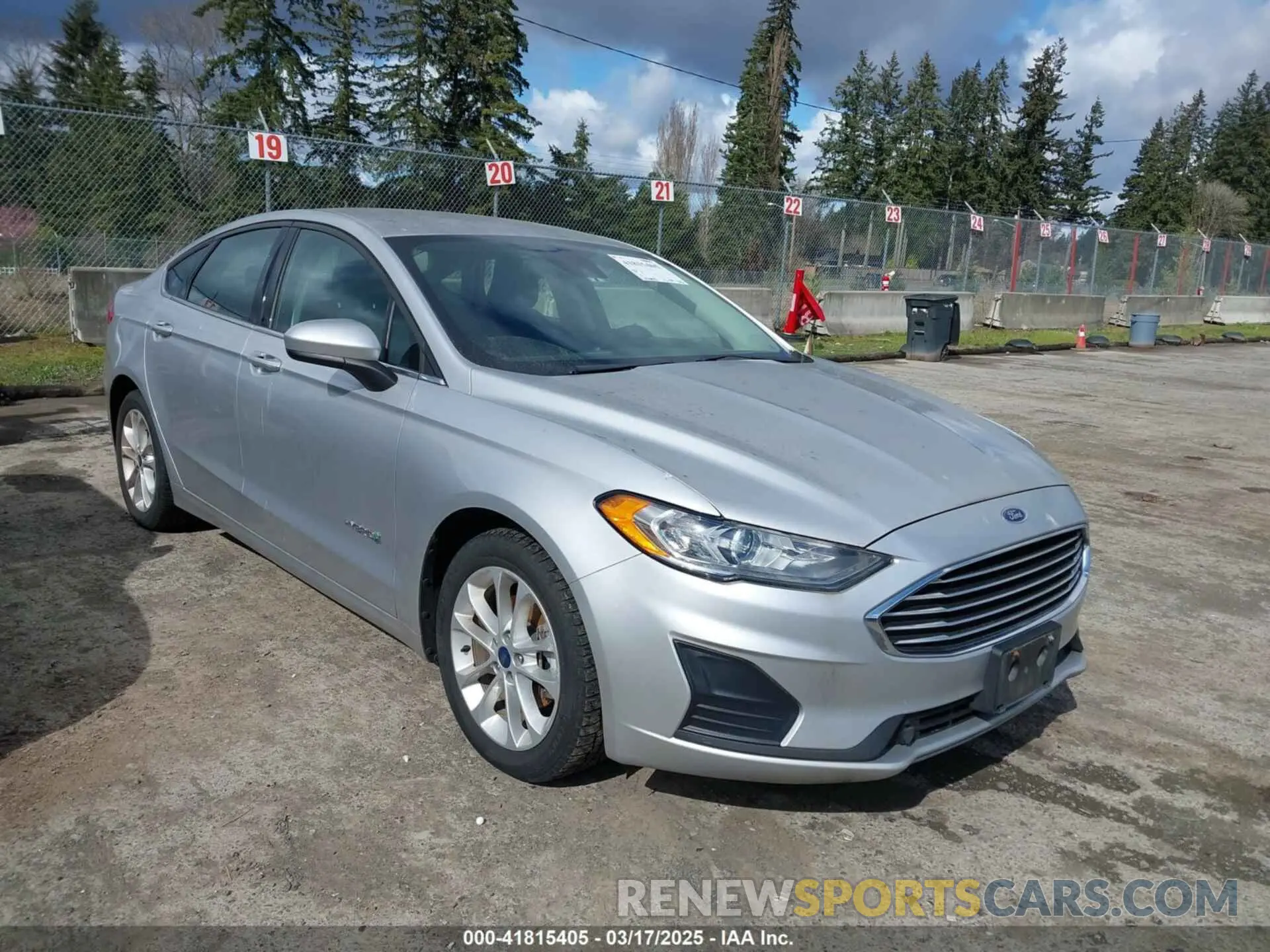 1 fotografías del automóvil dañado 3FA6P0LU8KR235274 FORD FUSION HYBRID 2019