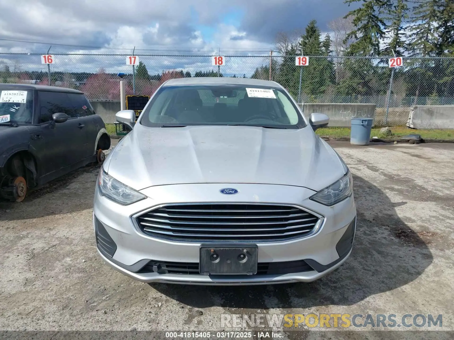 12 fotografías del automóvil dañado 3FA6P0LU8KR235274 FORD FUSION HYBRID 2019