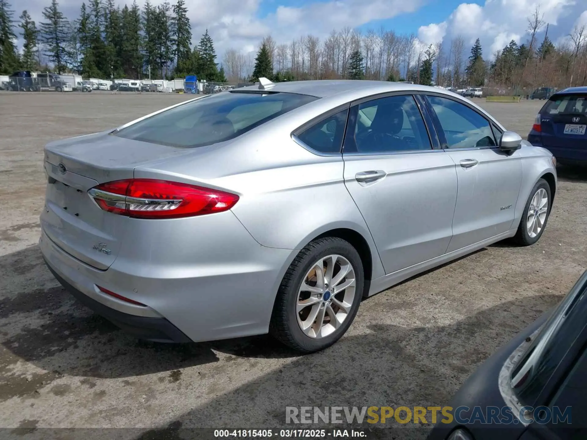 4 fotografías del automóvil dañado 3FA6P0LU8KR235274 FORD FUSION HYBRID 2019