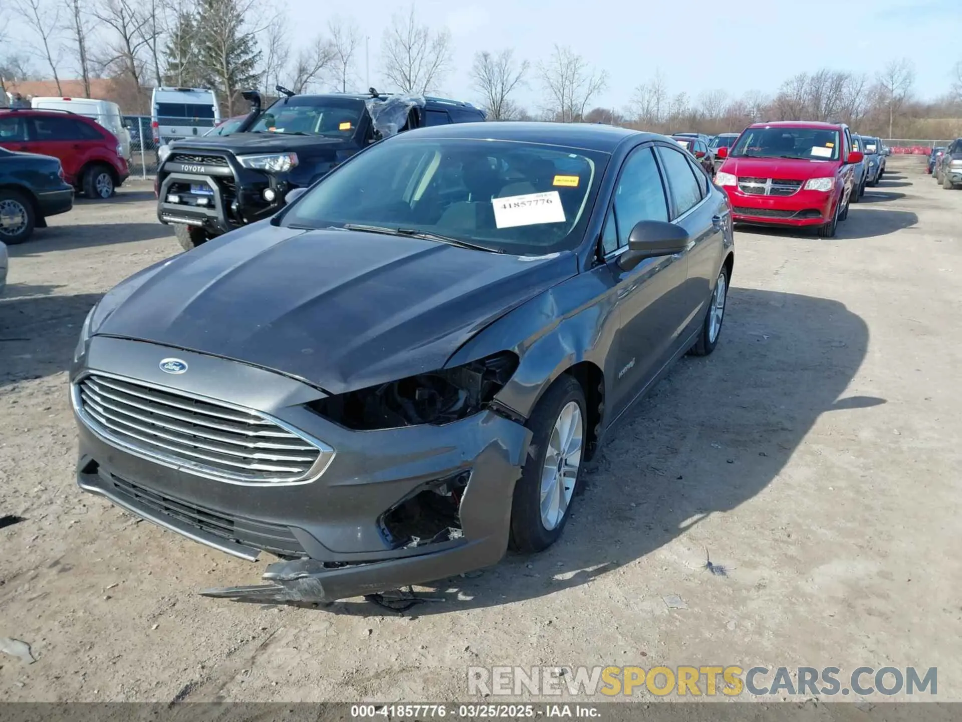 2 fotografías del automóvil dañado 3FA6P0LU9KR167048 FORD FUSION HYBRID 2019