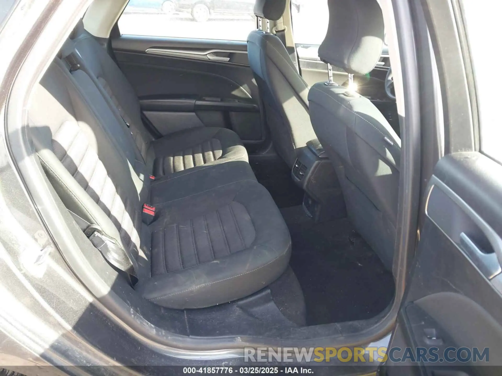 8 fotografías del automóvil dañado 3FA6P0LU9KR167048 FORD FUSION HYBRID 2019